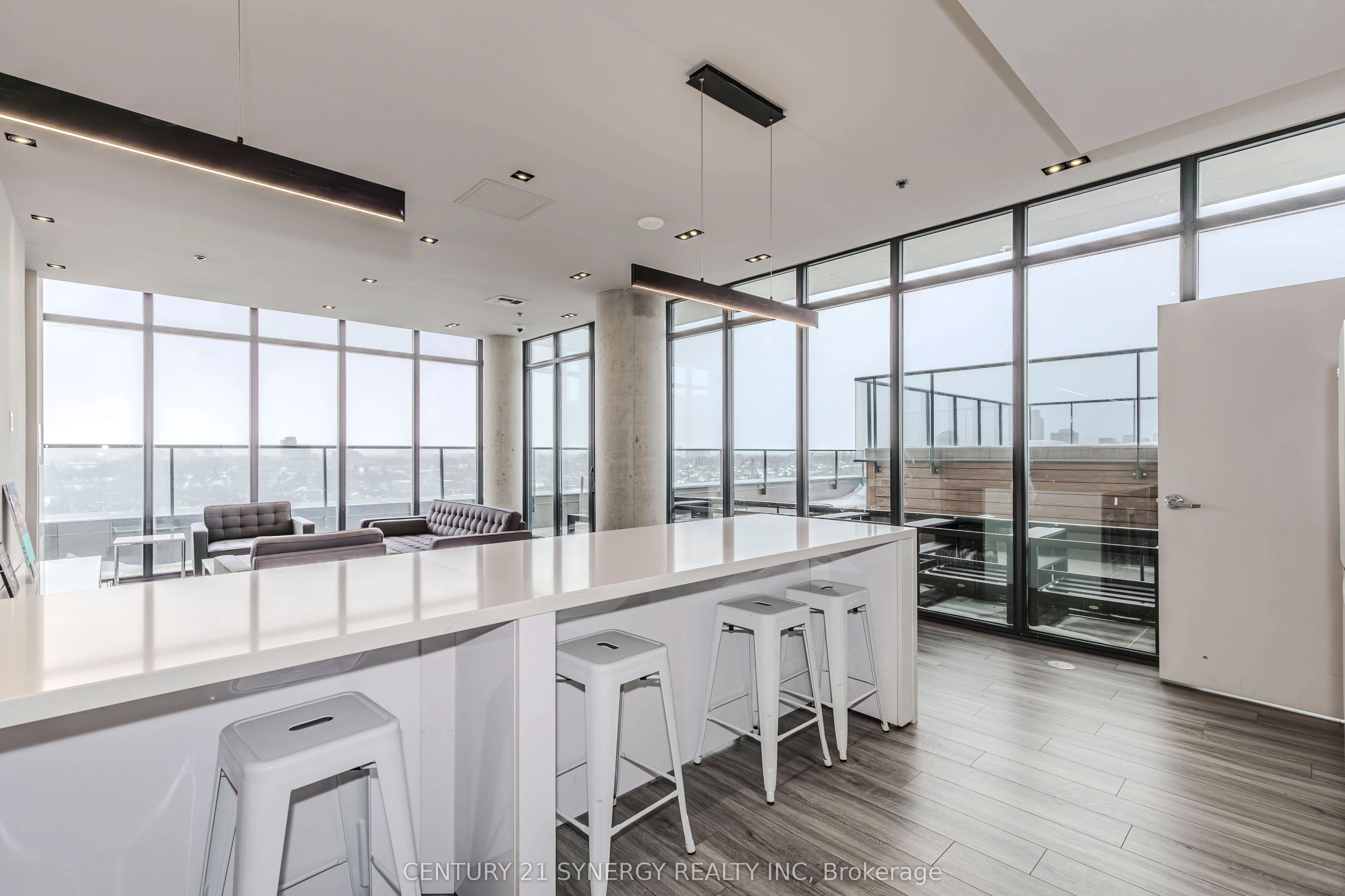 203 Catherine Street, #1209