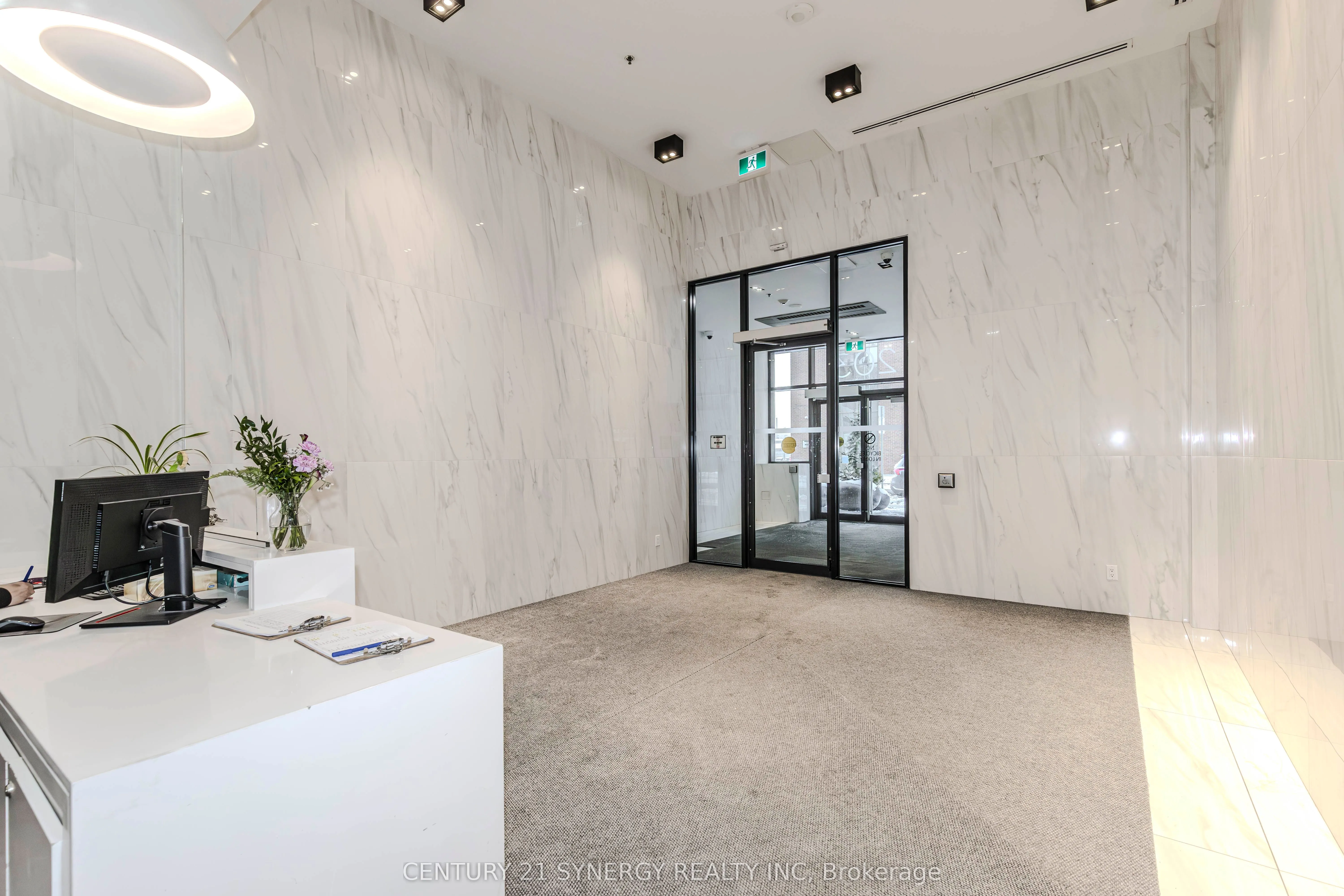 203 Catherine Street, #1209