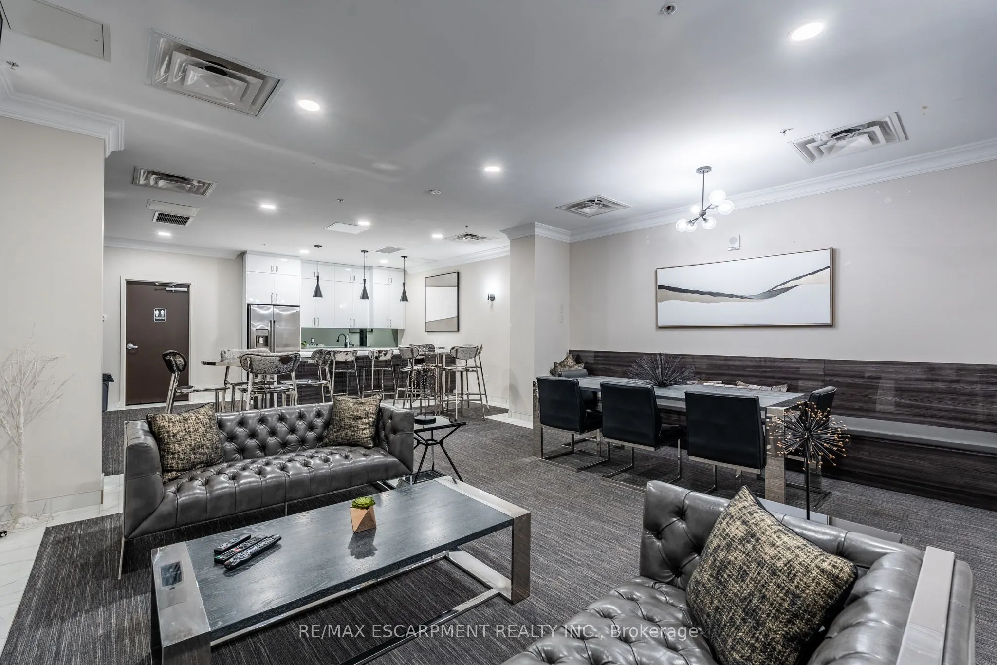 118 King Street E, #921