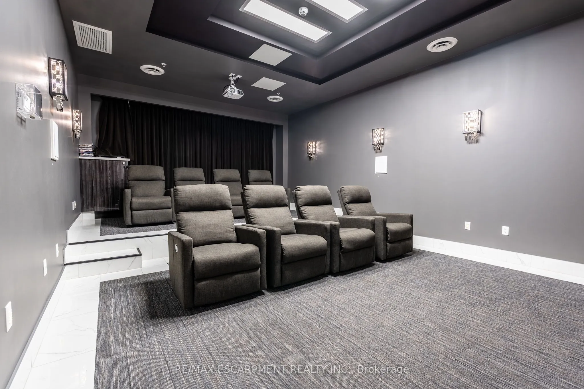 118 King Street E, #921