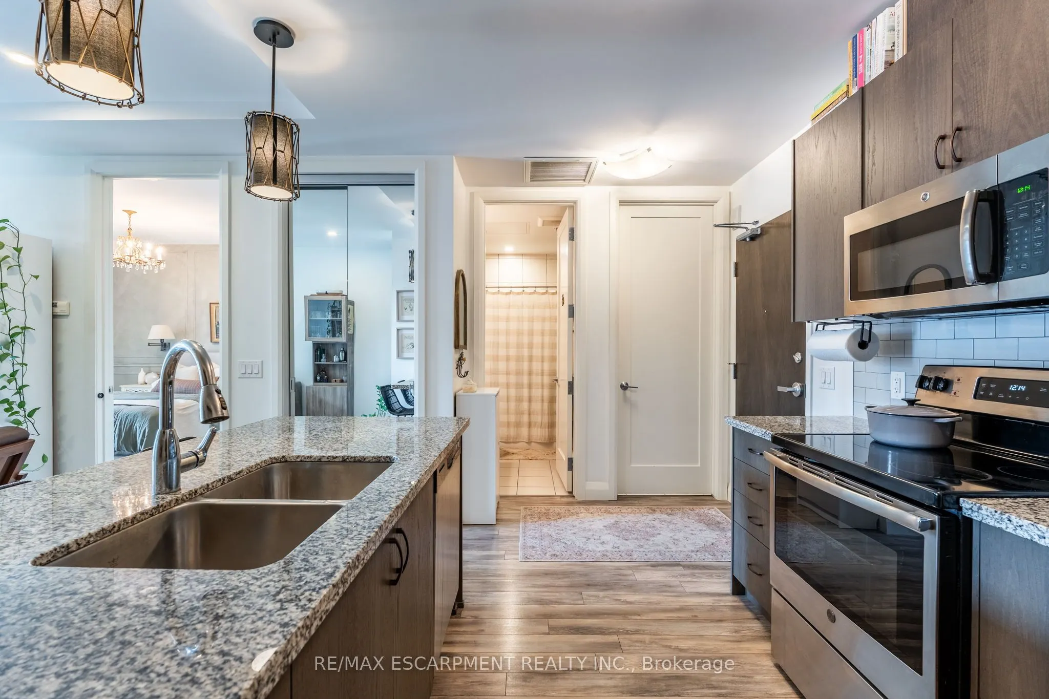 118 King Street E, #921