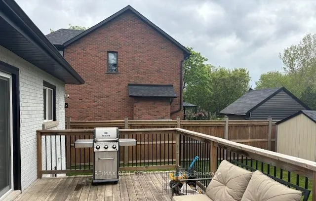 431 Second (Upper) Road E