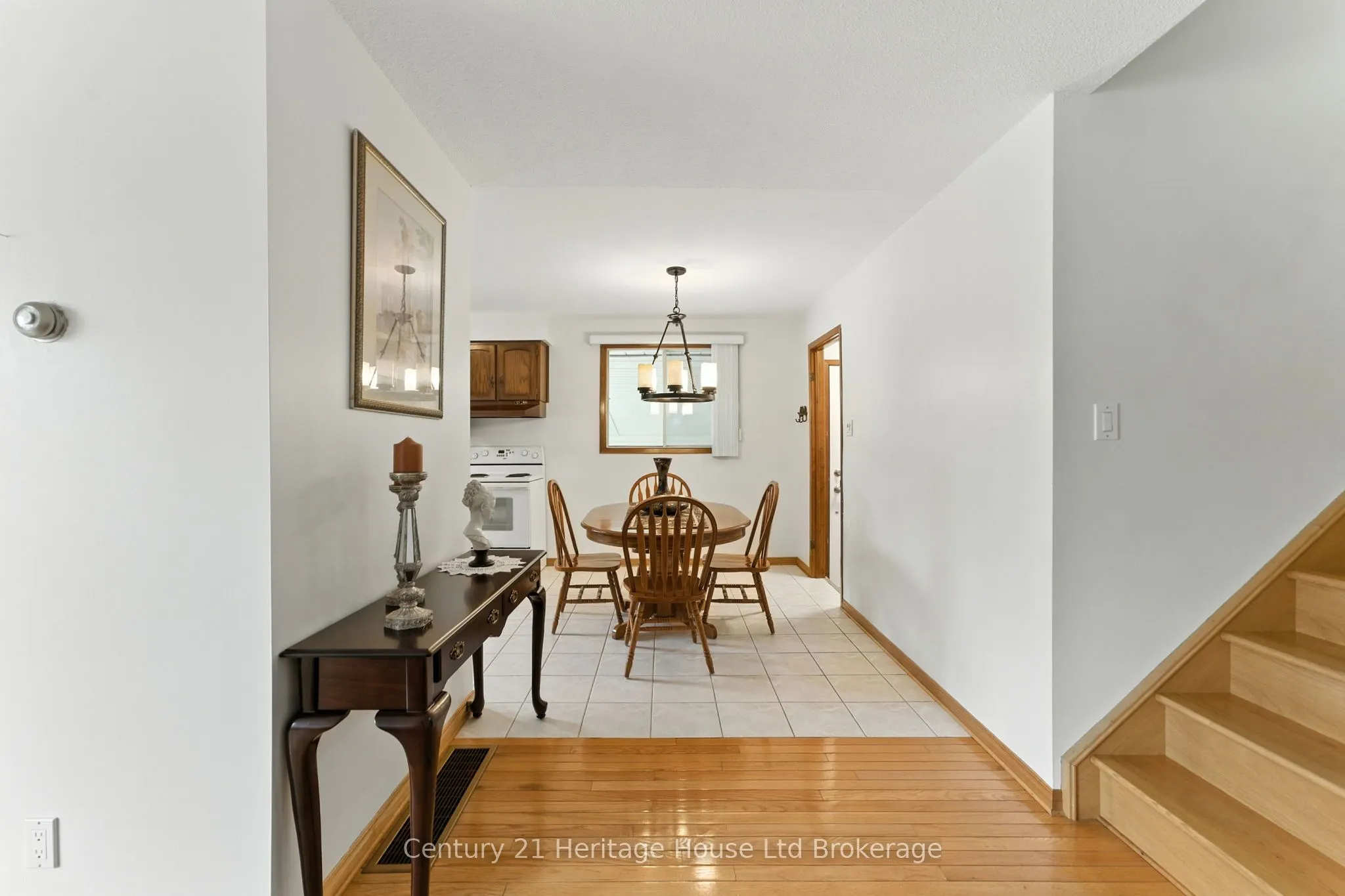 1043 Canfield Crescent