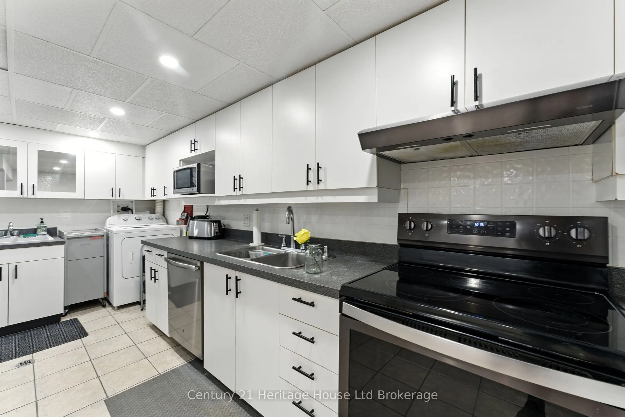 1043 Canfield Crescent