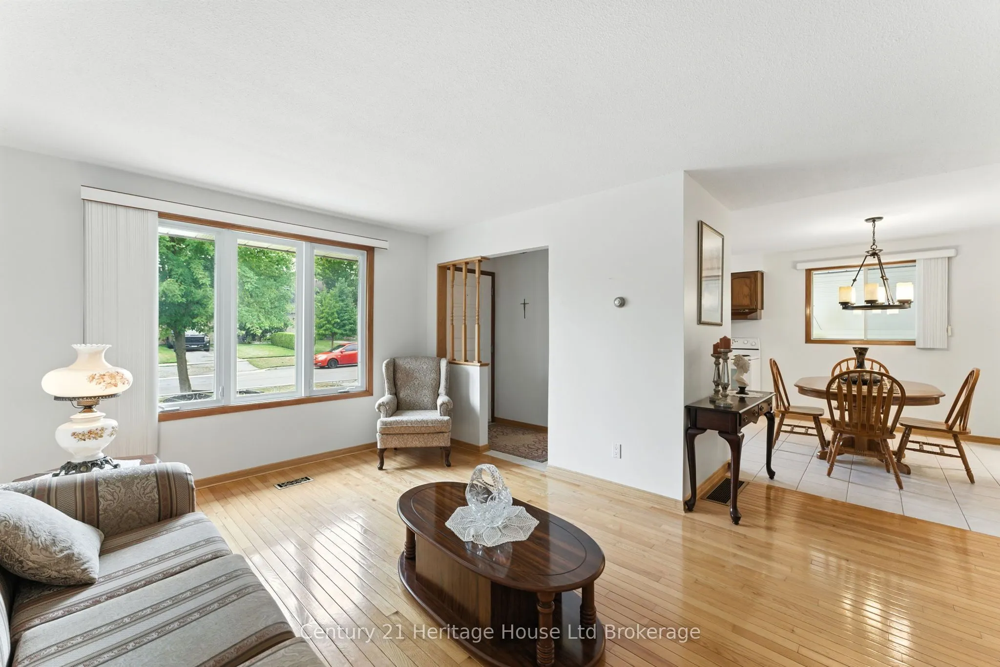 1043 Canfield Crescent