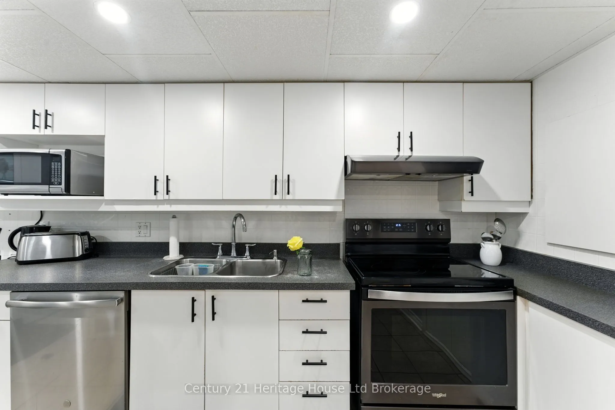 1043 Canfield Crescent