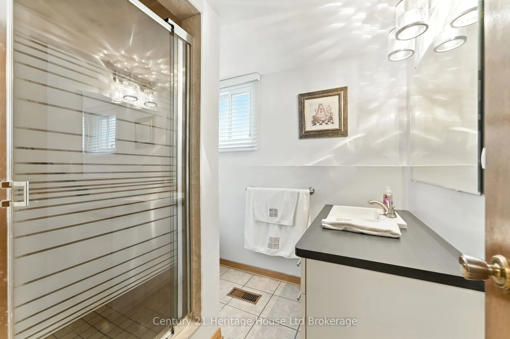 1043 Canfield Crescent