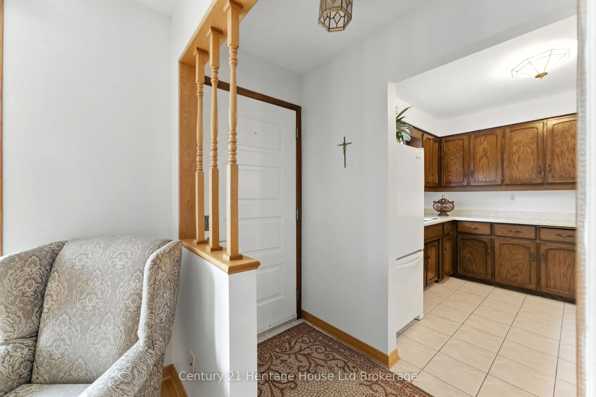 1043 Canfield Crescent