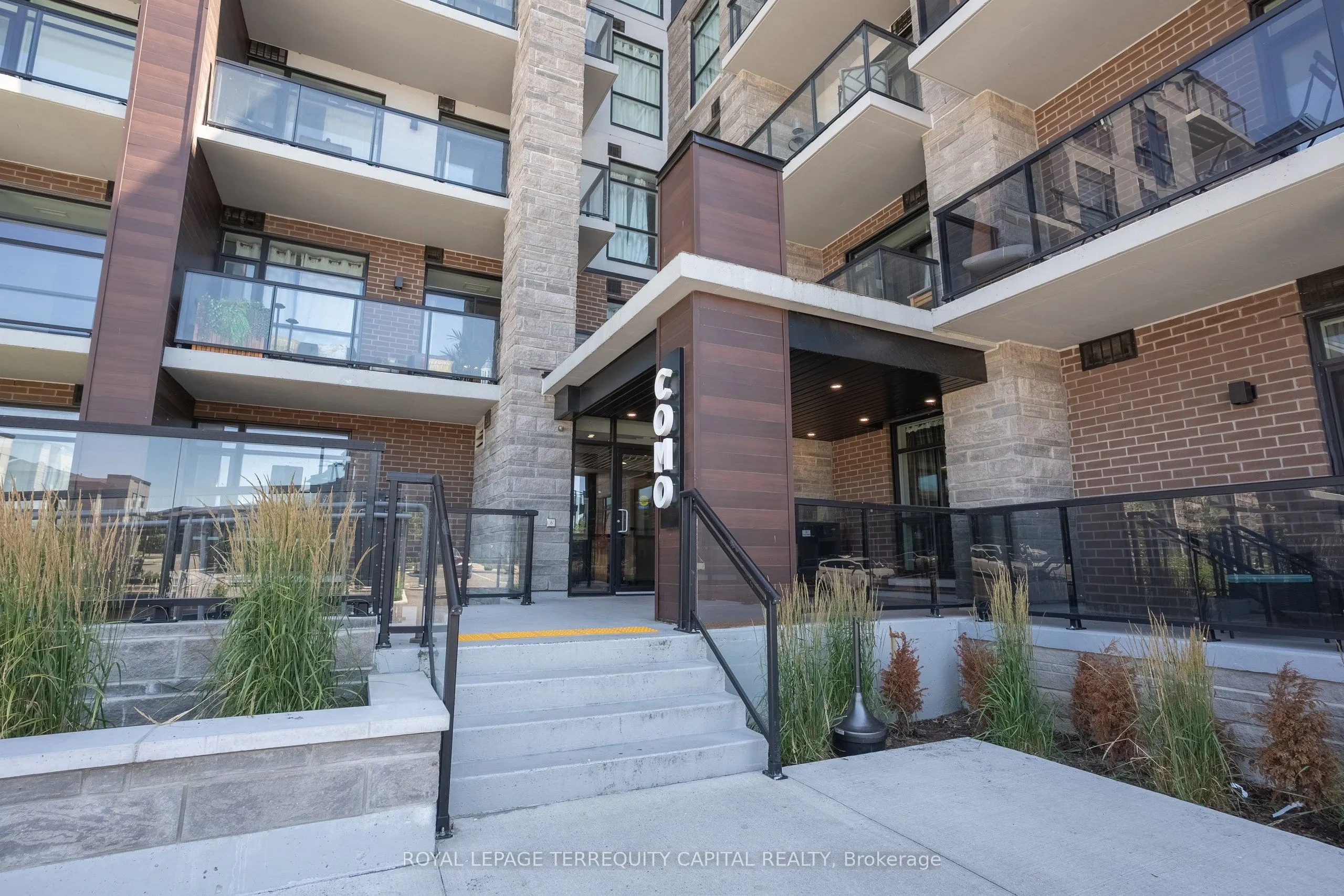 600 North Service Road, #313