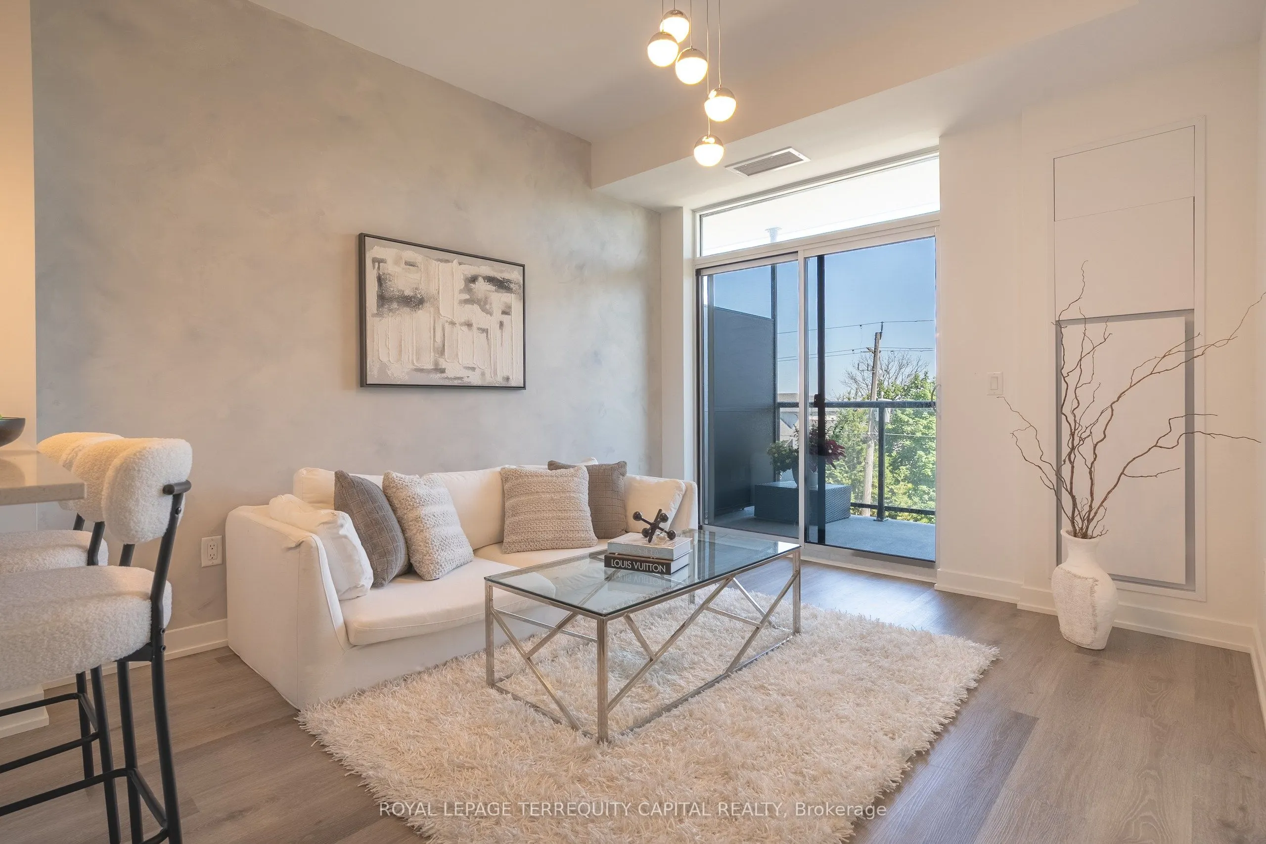 600 North Service Road, #313