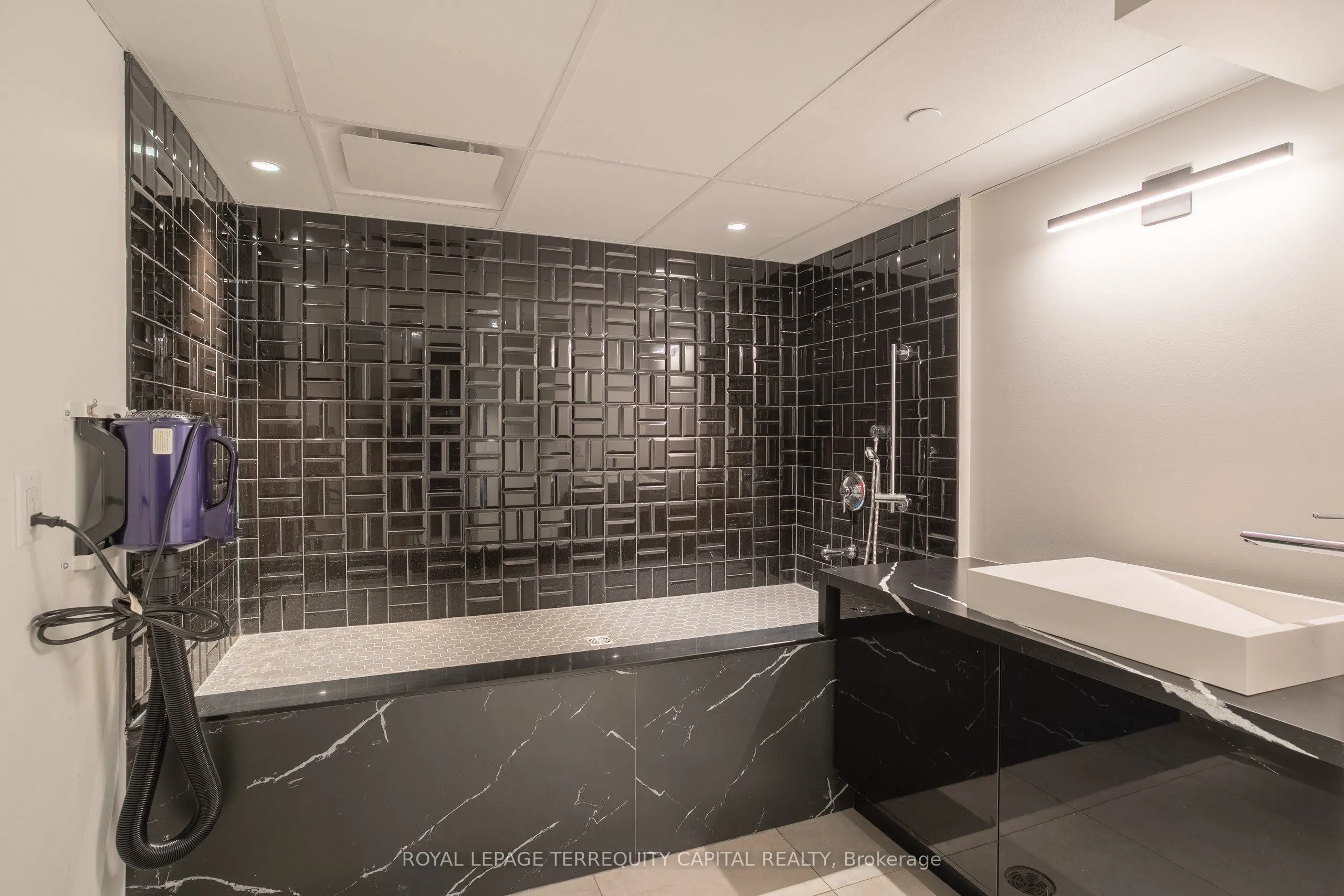 600 North Service Road, #313