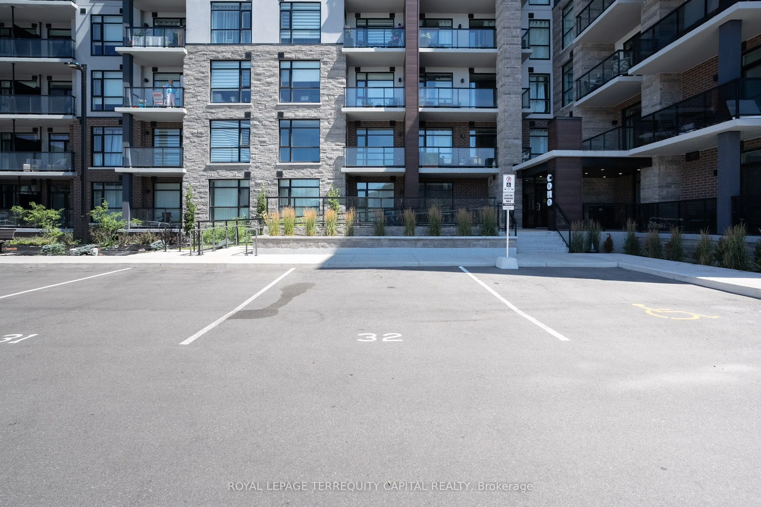 600 North Service Road, #313