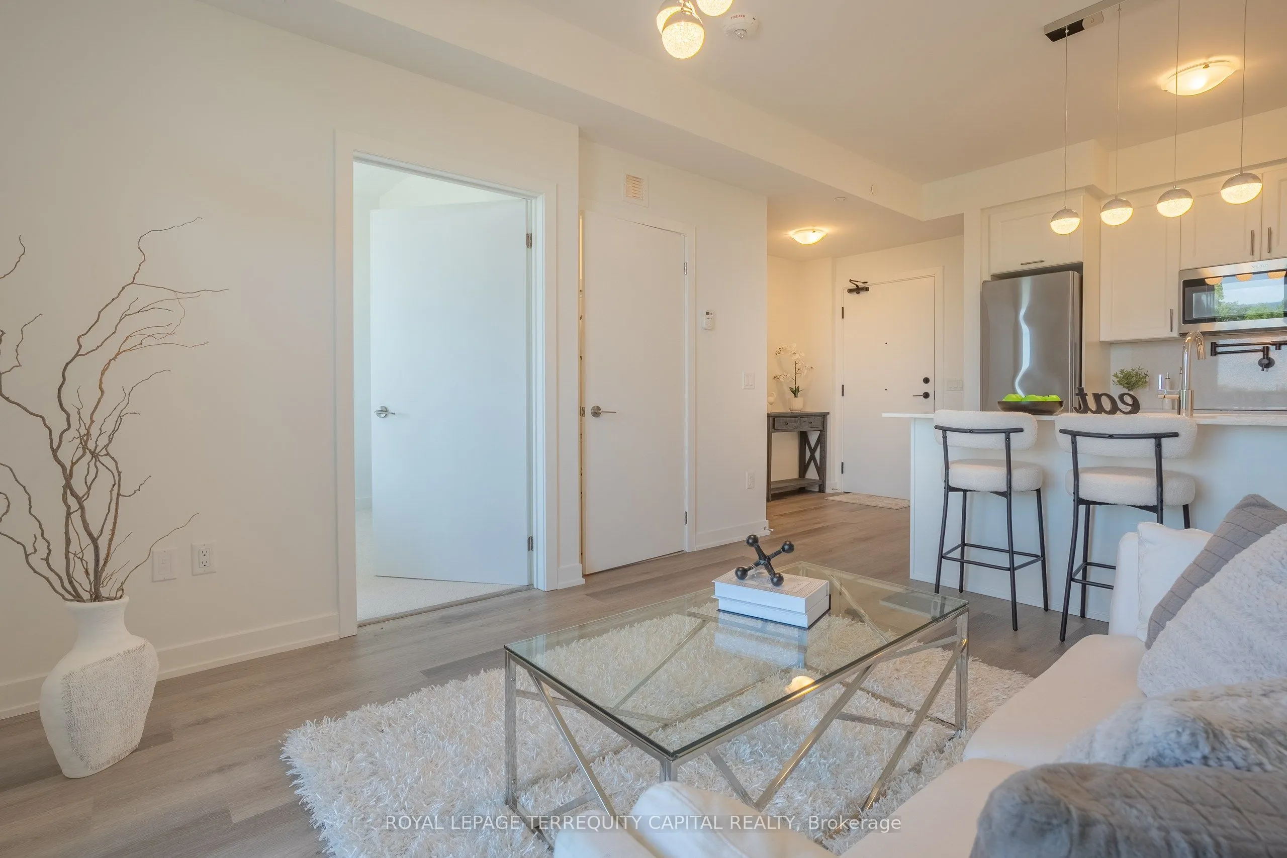 600 North Service Road, #313