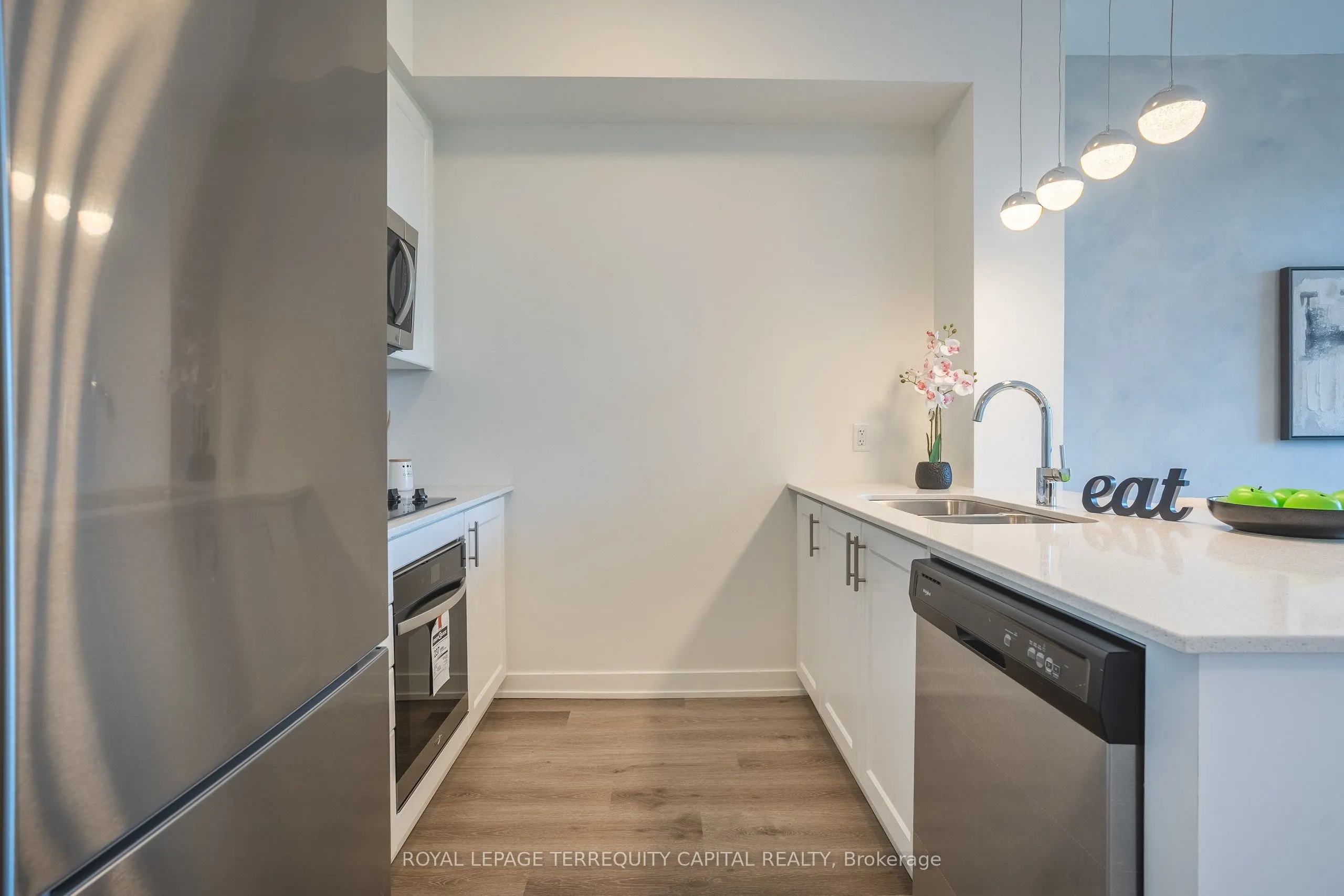 600 North Service Road, #313