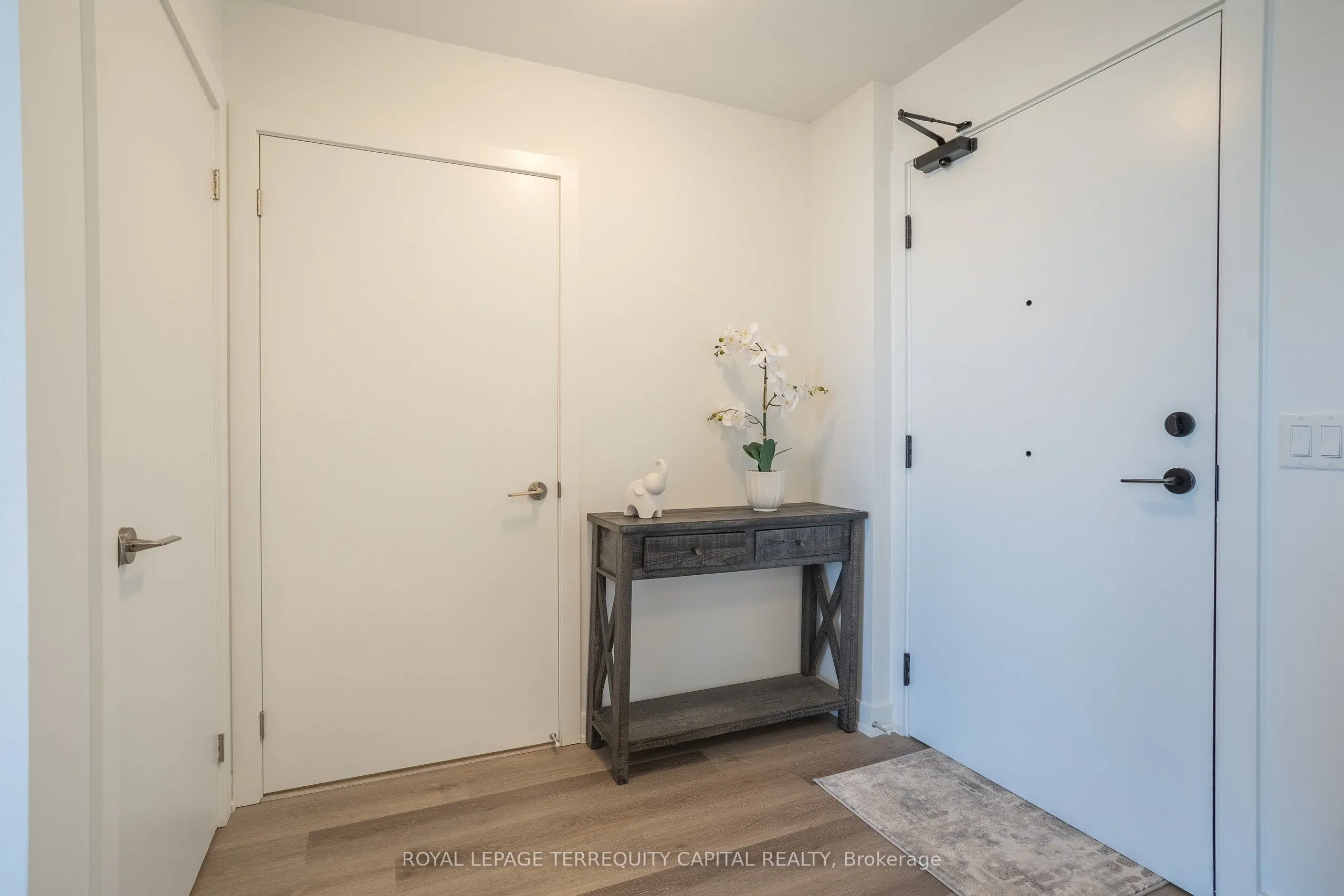 600 North Service Road, #313