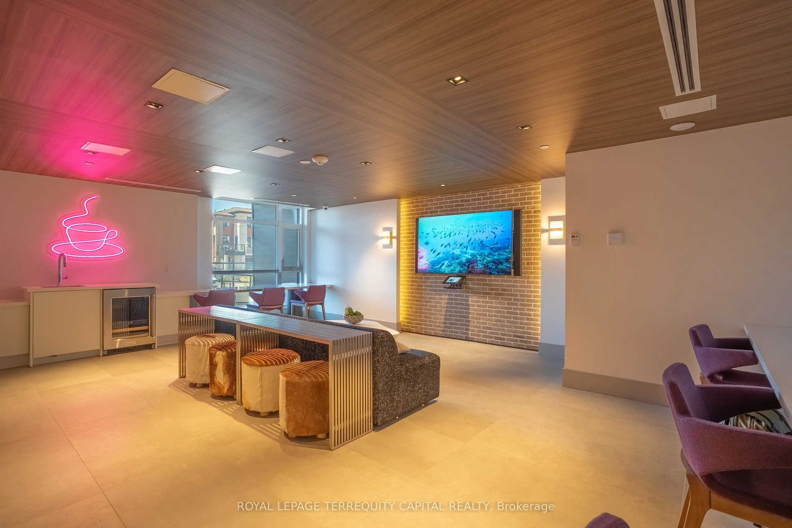 600 North Service Road, #313