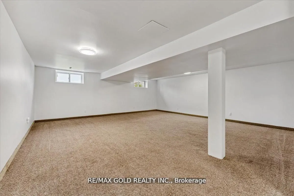 8163 Harvest Crescent