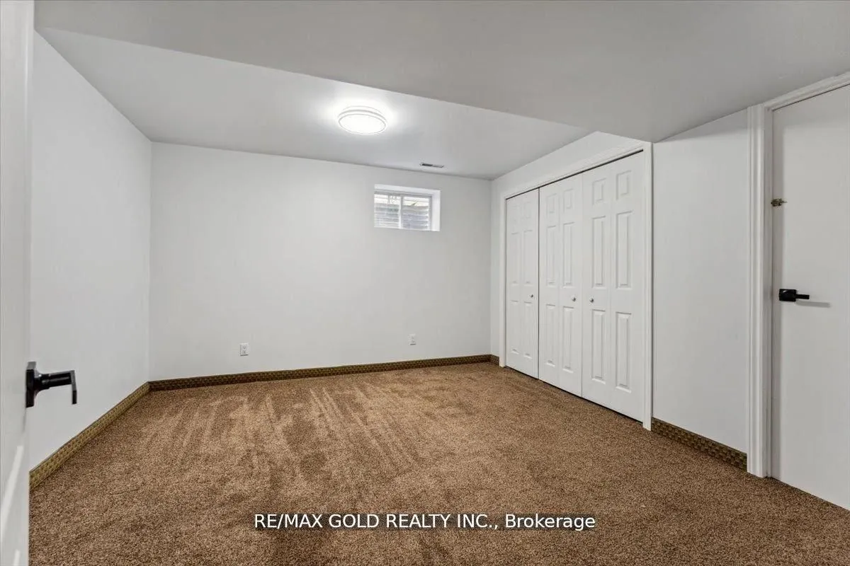 8163 Harvest Crescent