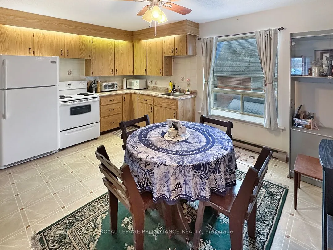 91 St Lawrence Street E