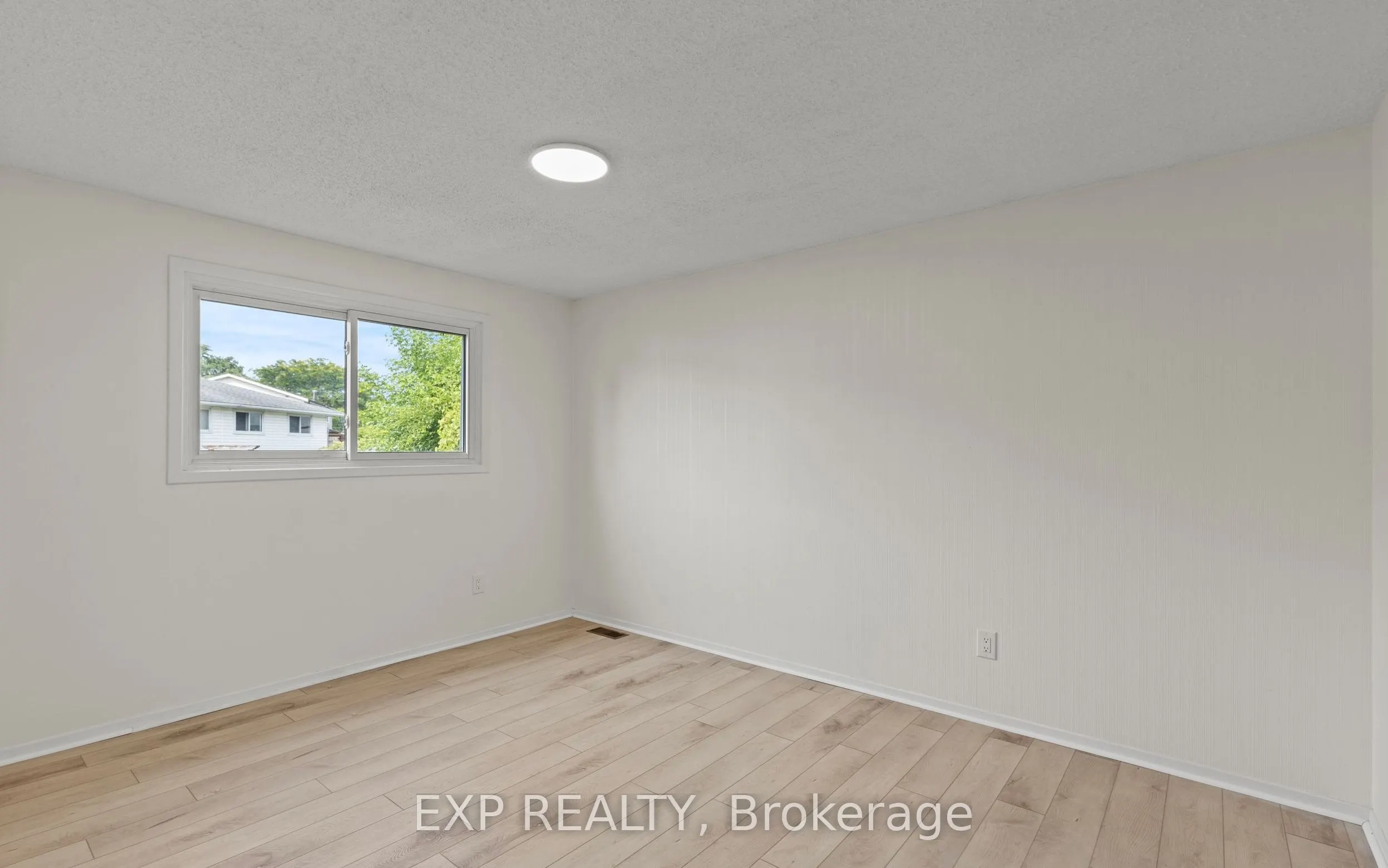 6 Mccordick Drive, #Upper