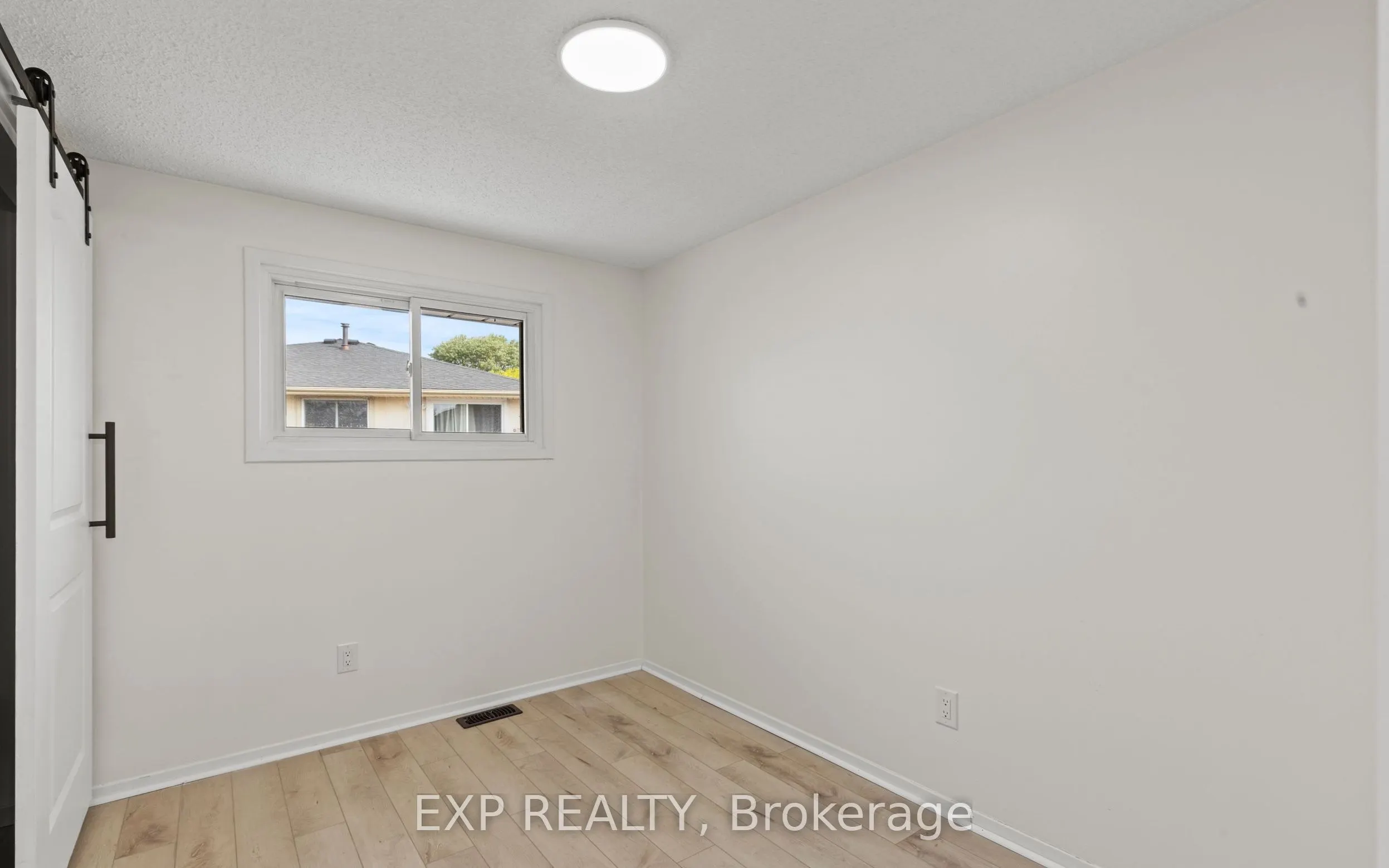 6 Mccordick Drive, #Upper