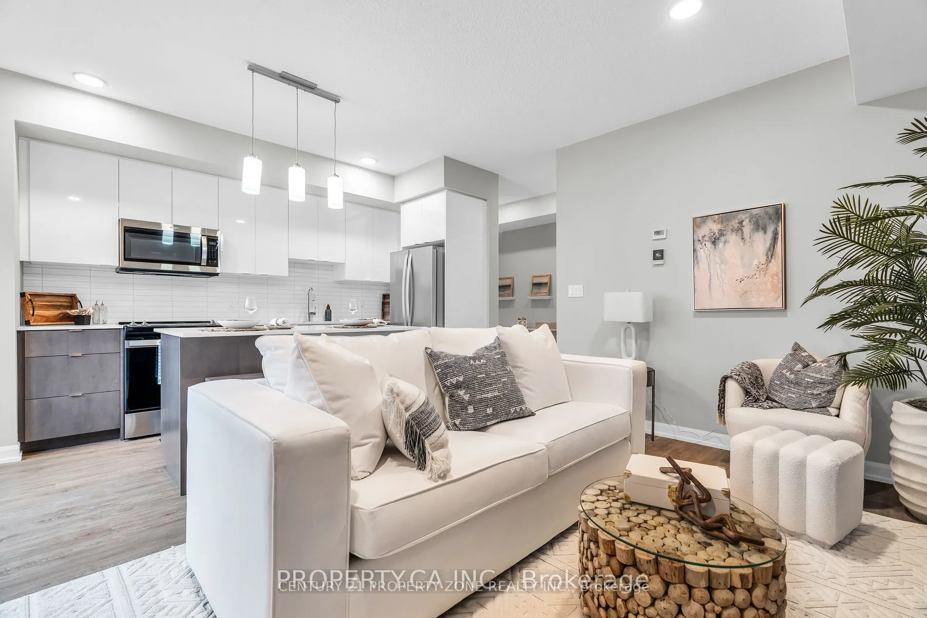 708 Woolwich Street, #101