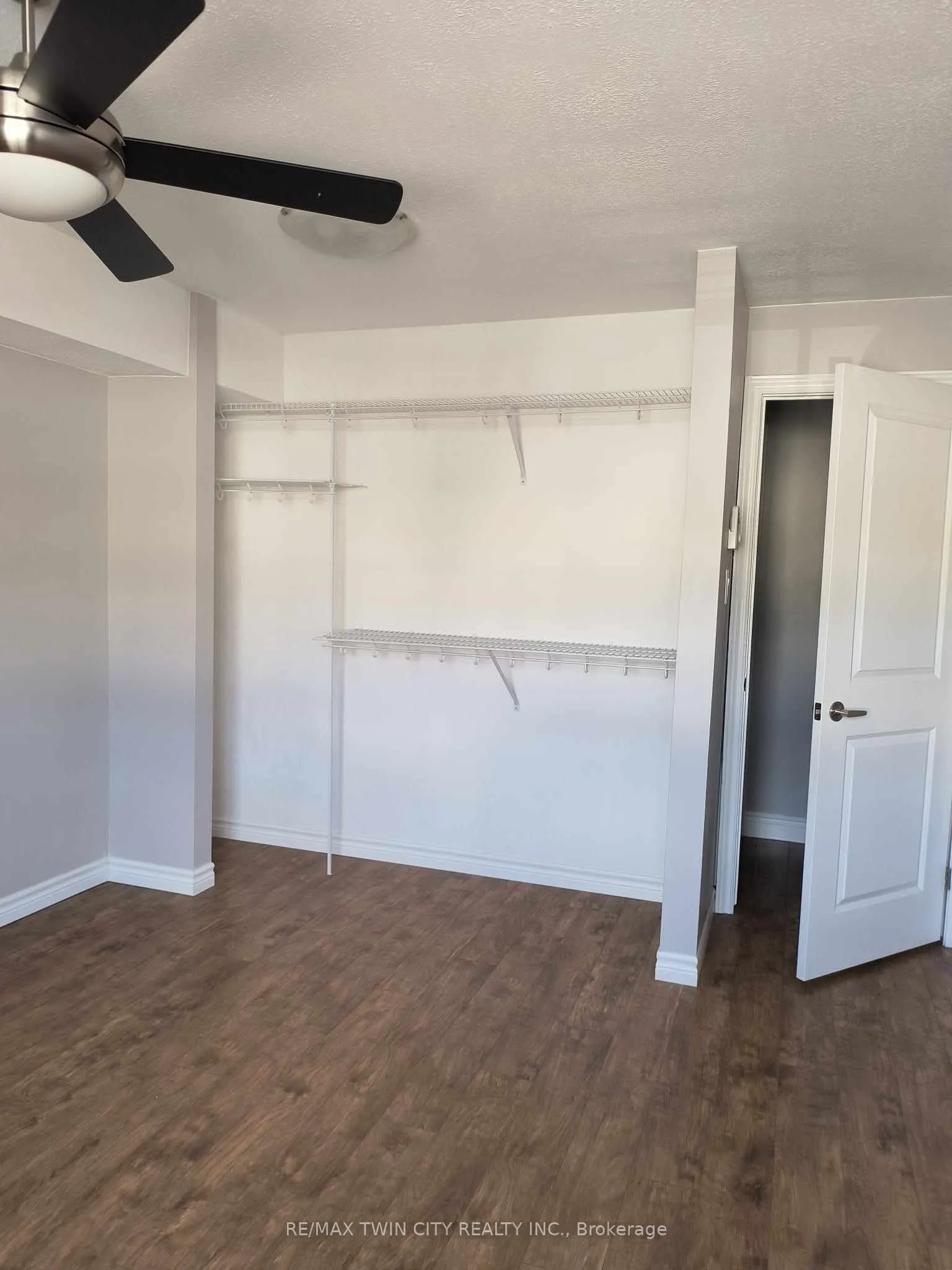 735 Deveron Crescent, #211