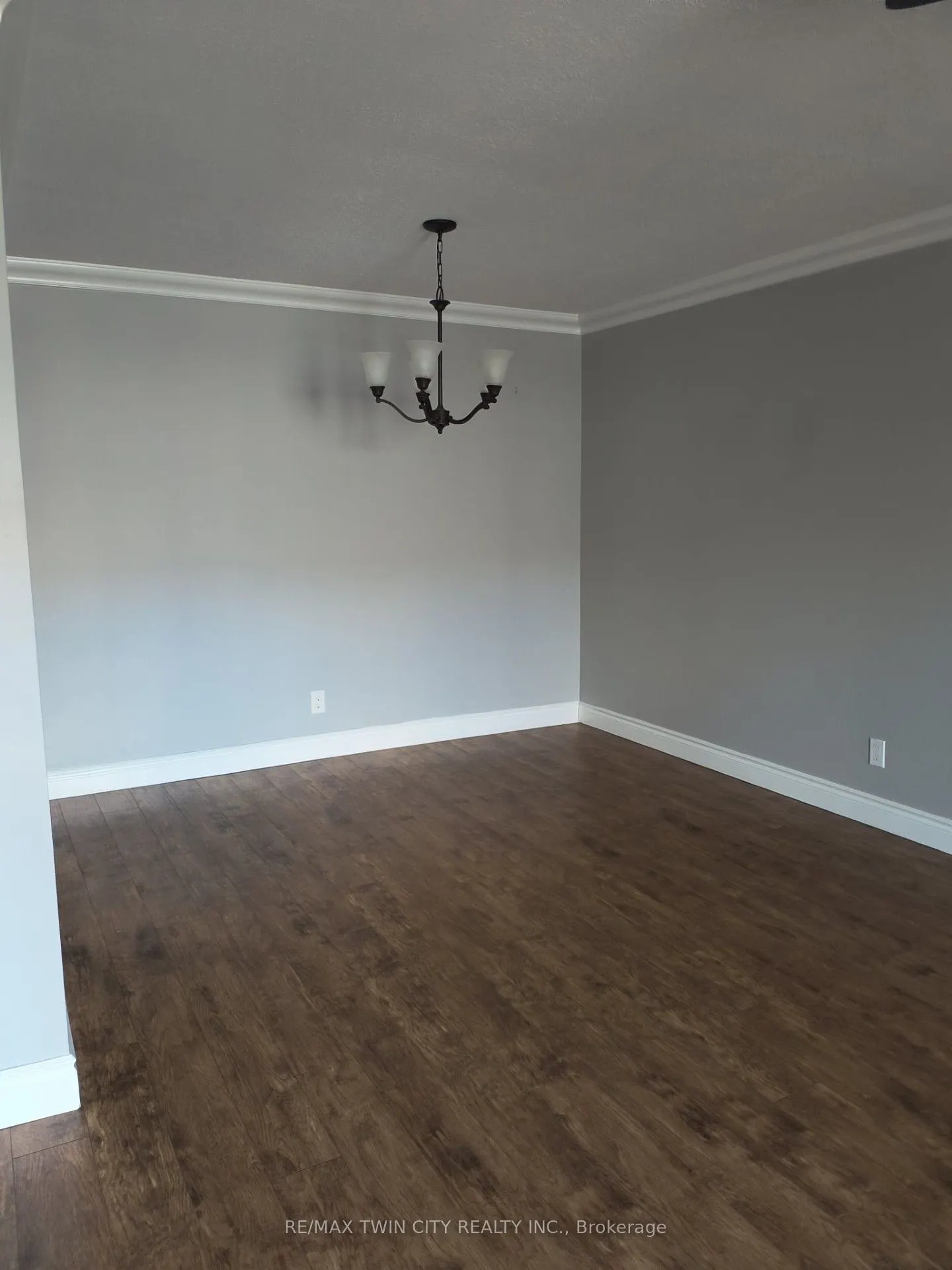 735 Deveron Crescent, #211