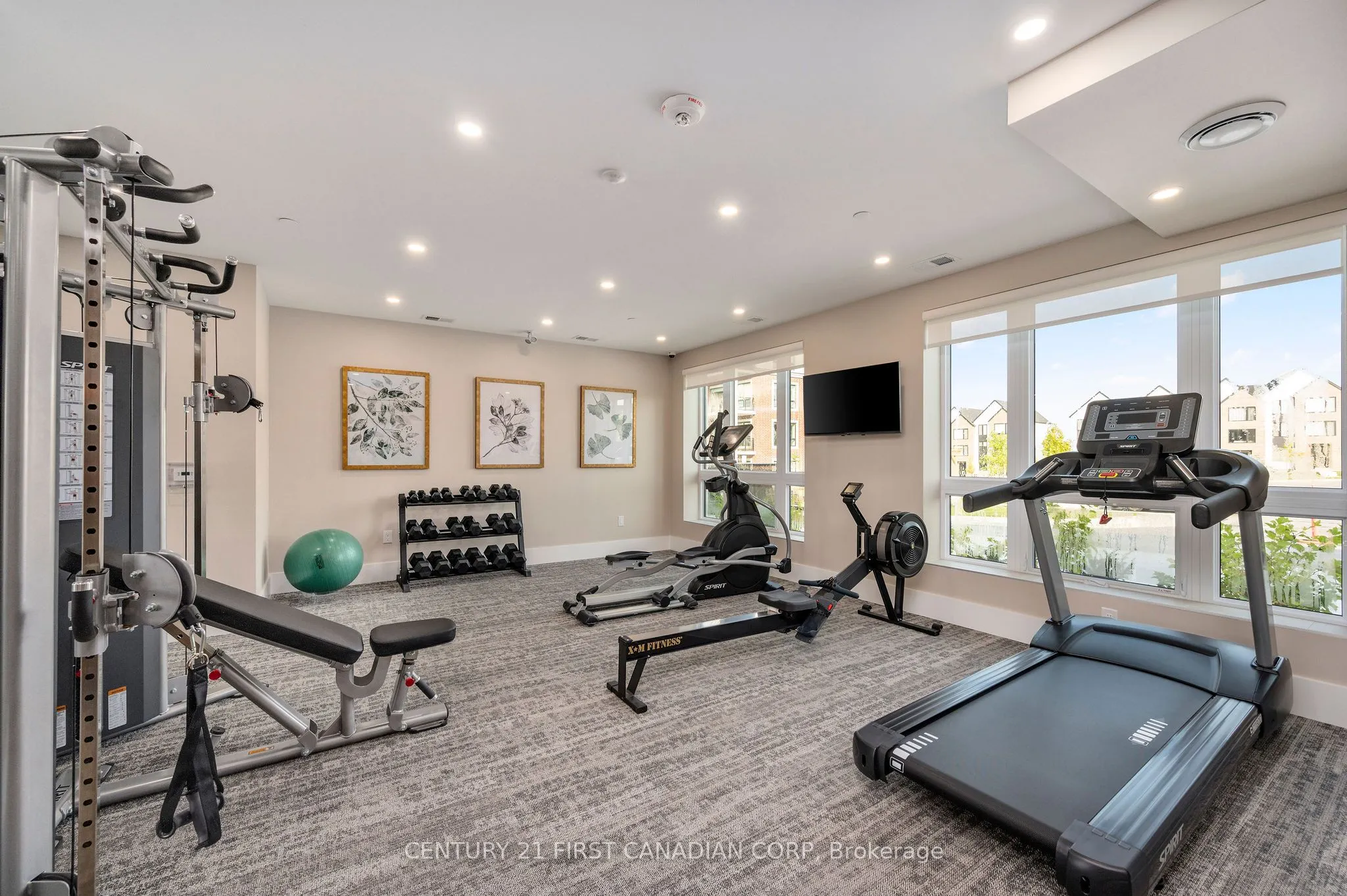 1560 Upper West Avenue, #402