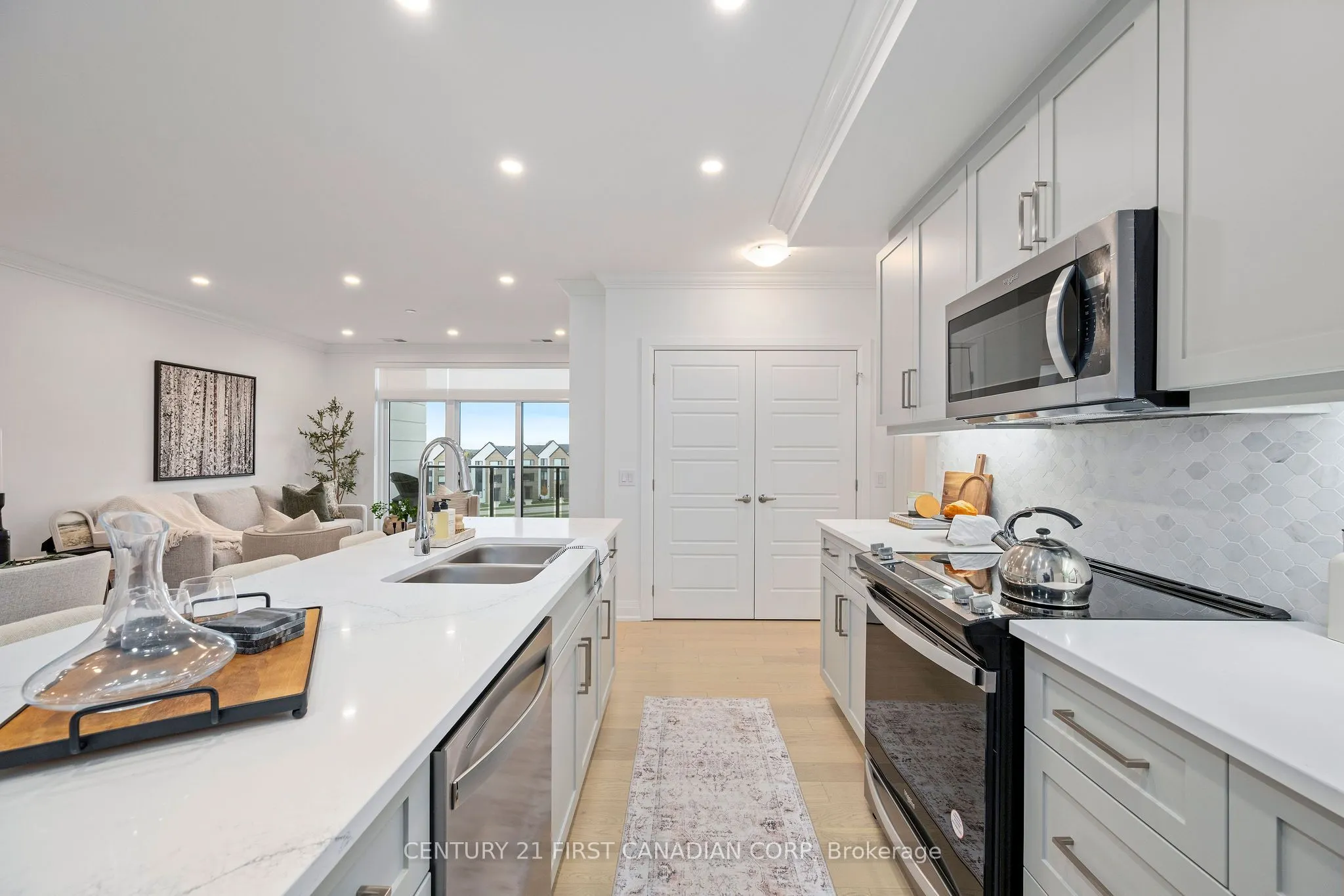 1560 Upper West Avenue, #402