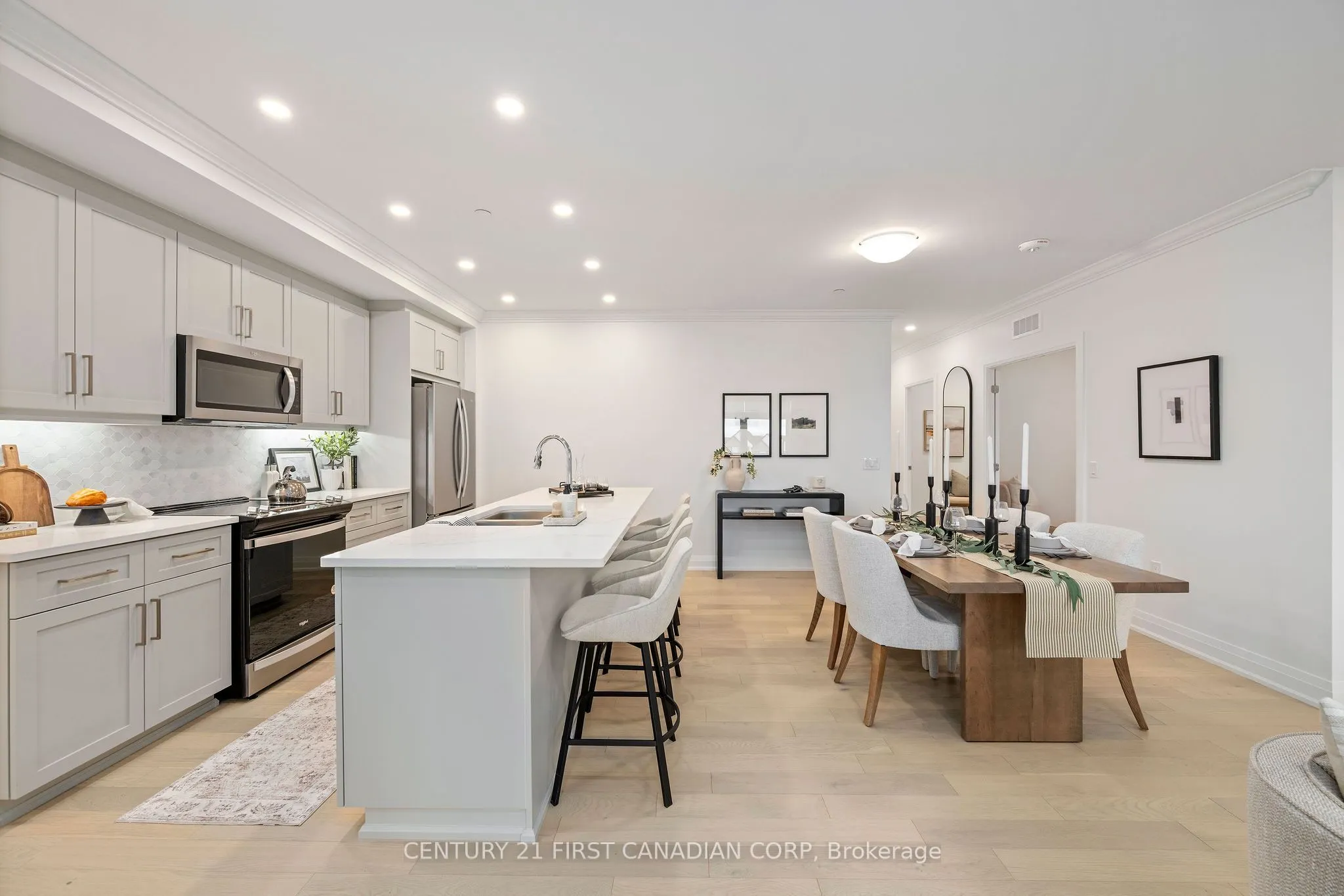 1560 Upper West Avenue, #402