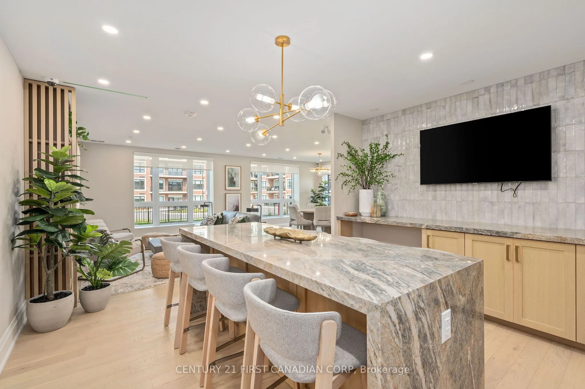 1560 Upper West Avenue, #402