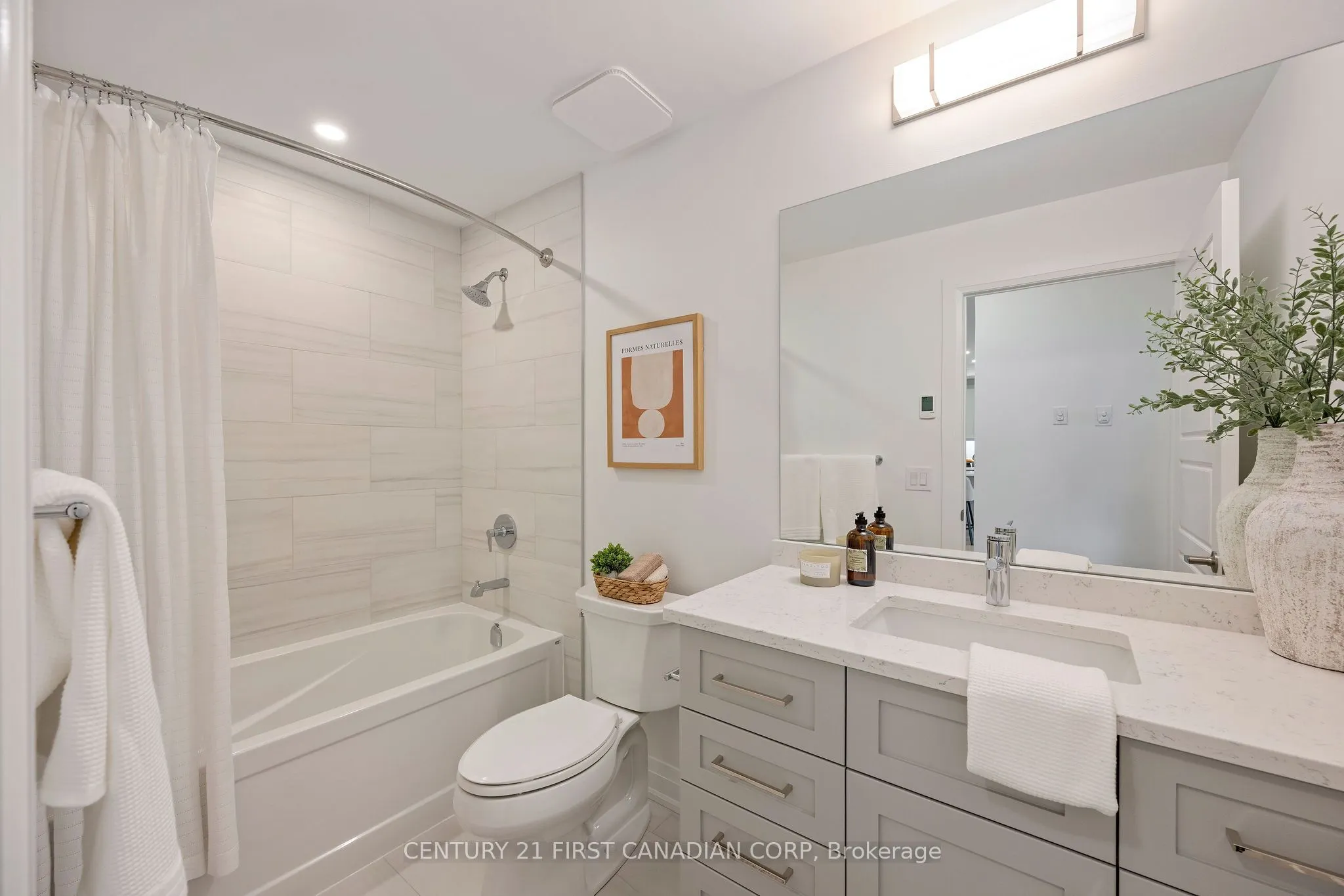 1560 Upper West Avenue, #402