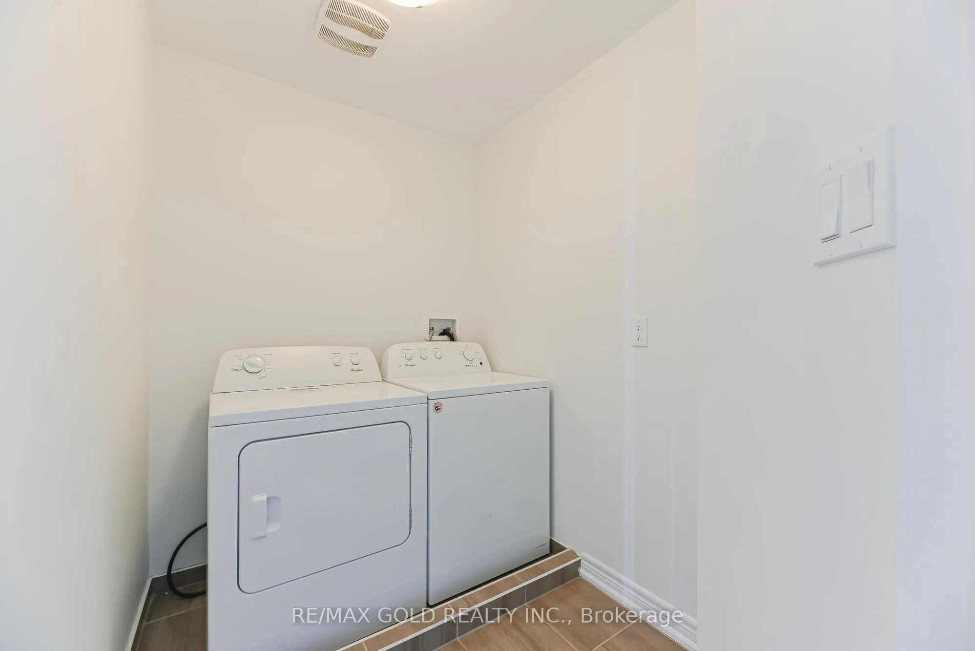 20 Mullholland Avenue