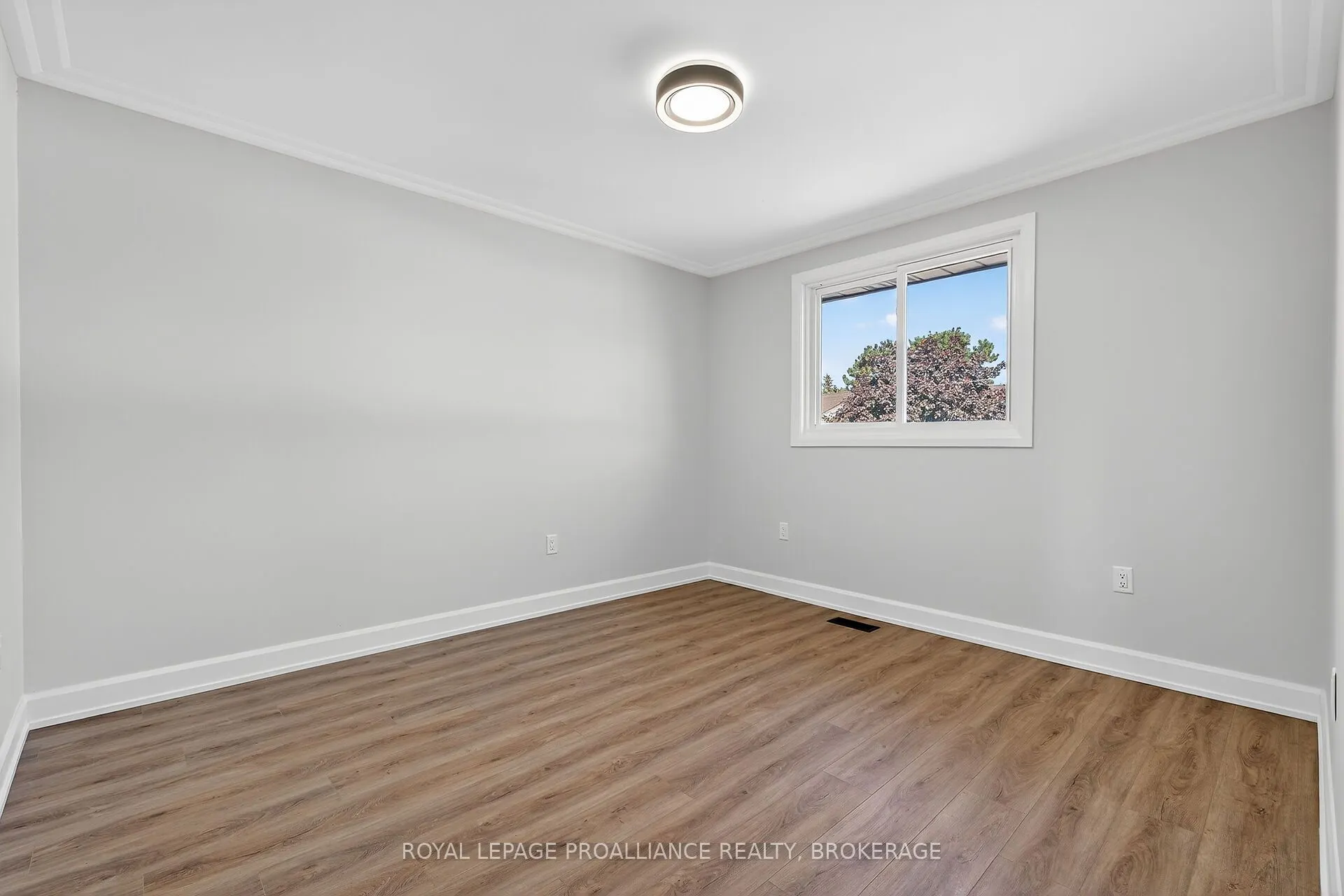 957 Oakview Avenue, #53