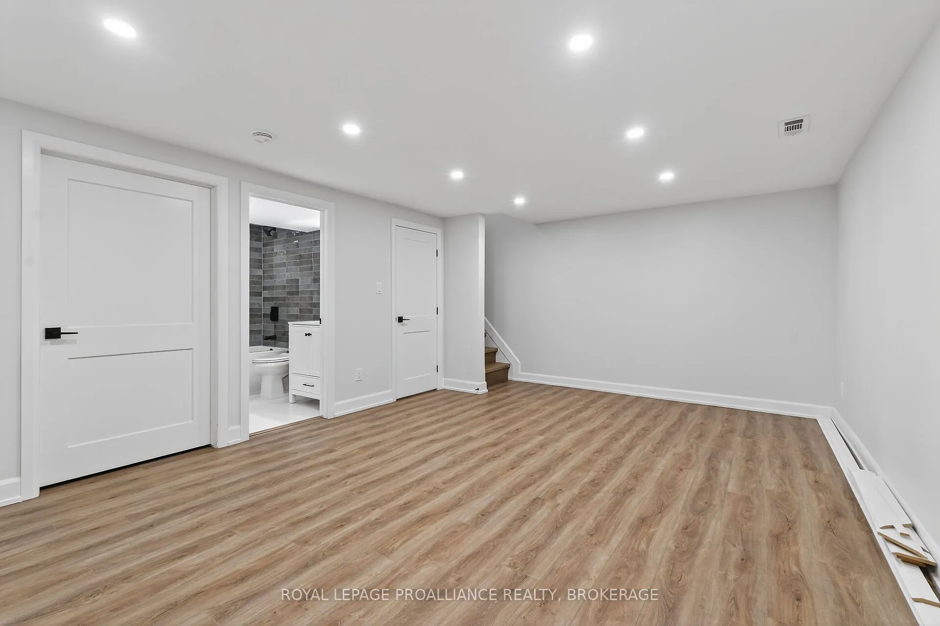 957 Oakview Avenue, #53