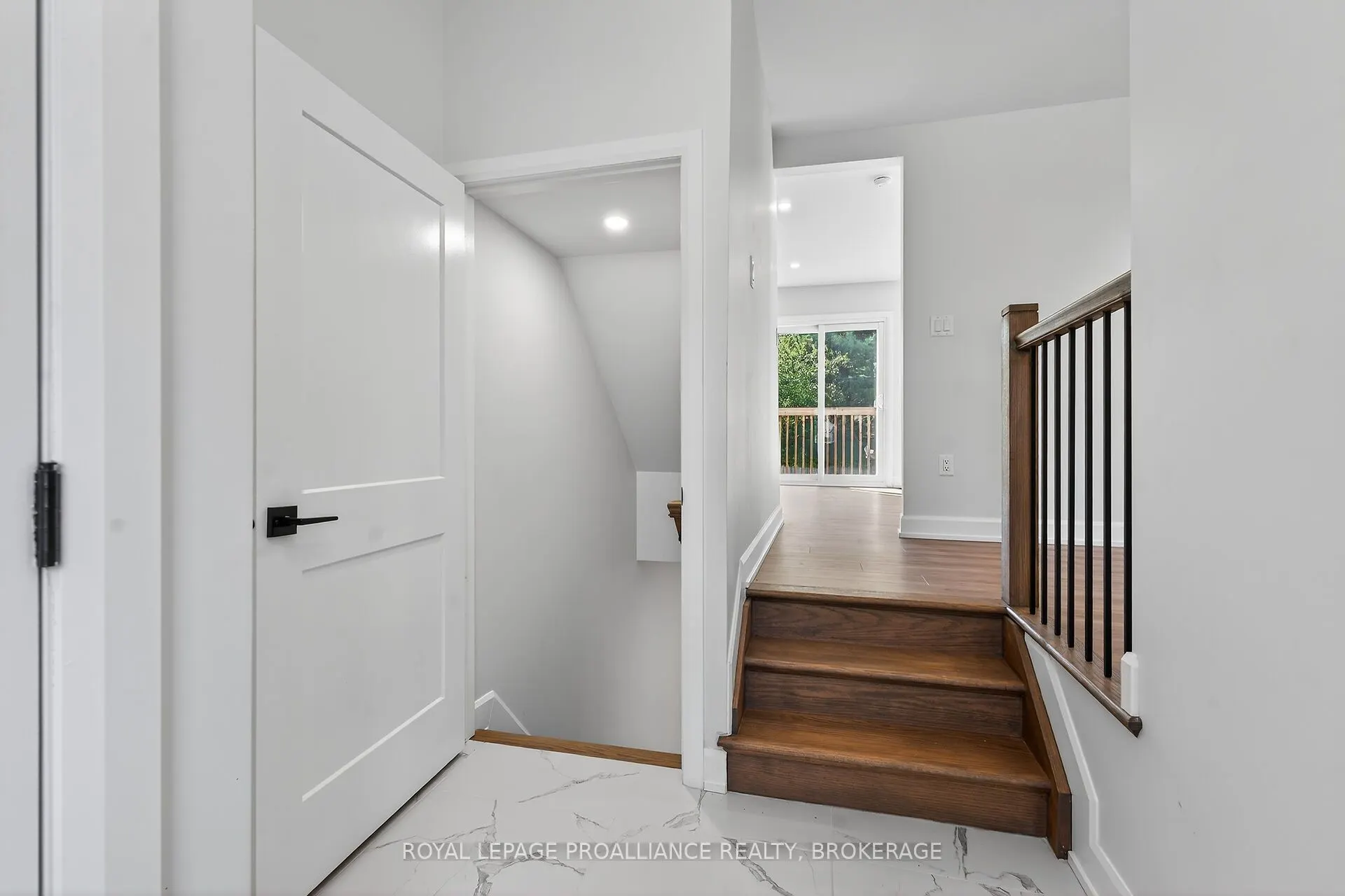 957 Oakview Avenue, #53