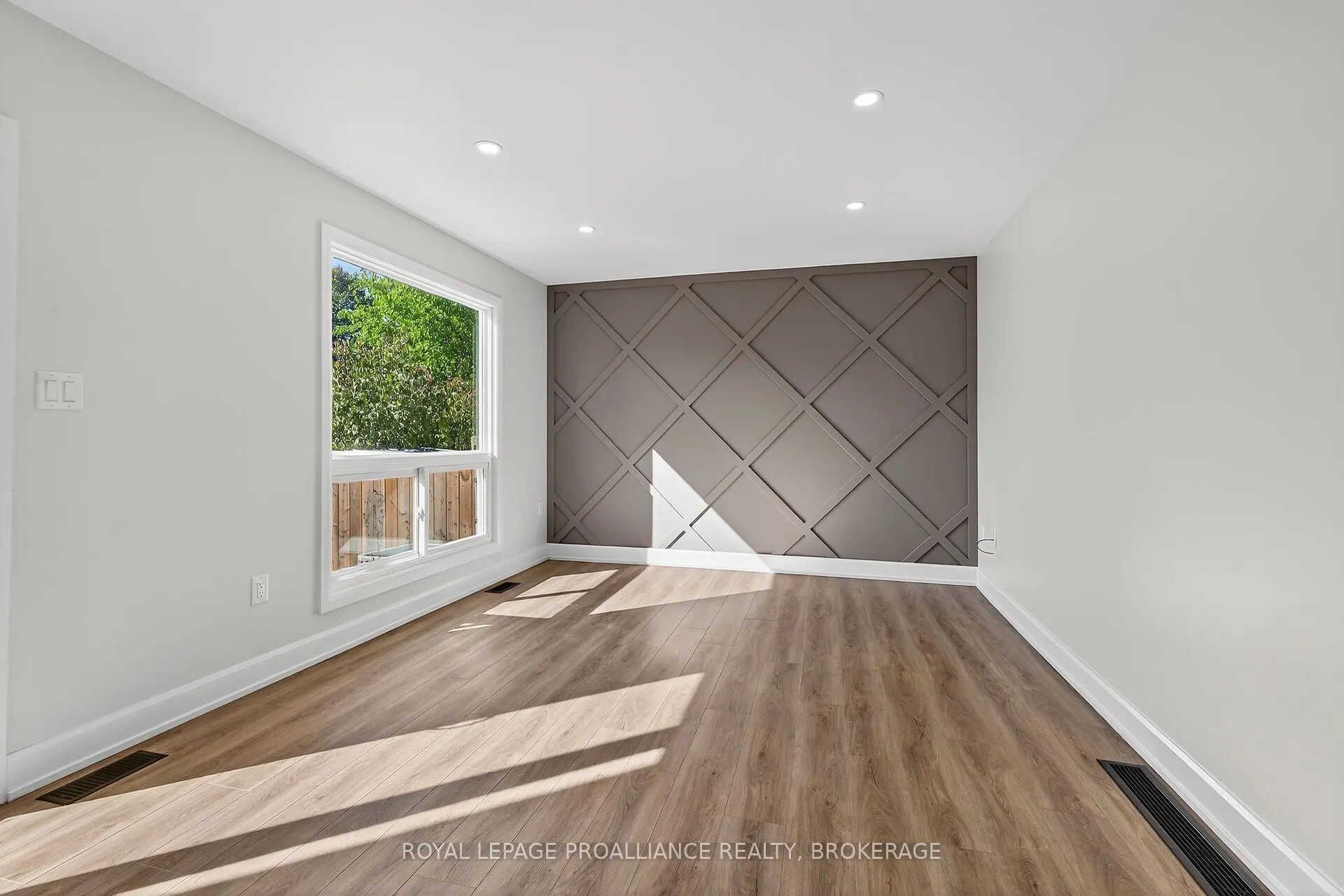 957 Oakview Avenue, #53