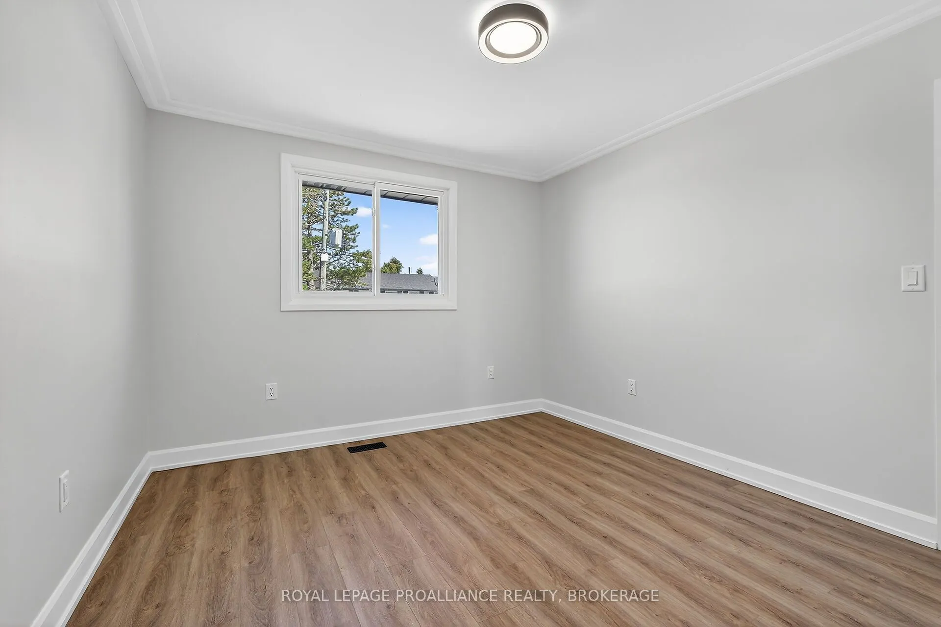 957 Oakview Avenue, #53