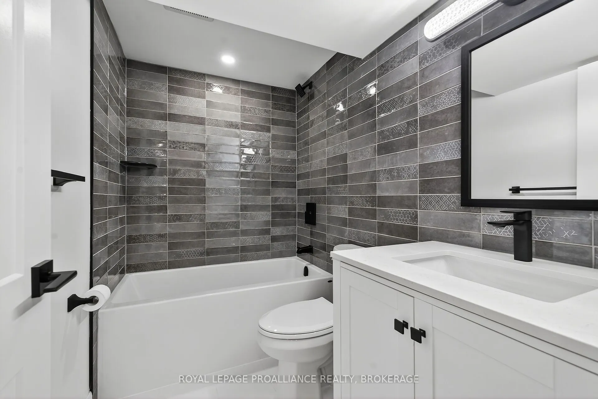 957 Oakview Avenue, #53