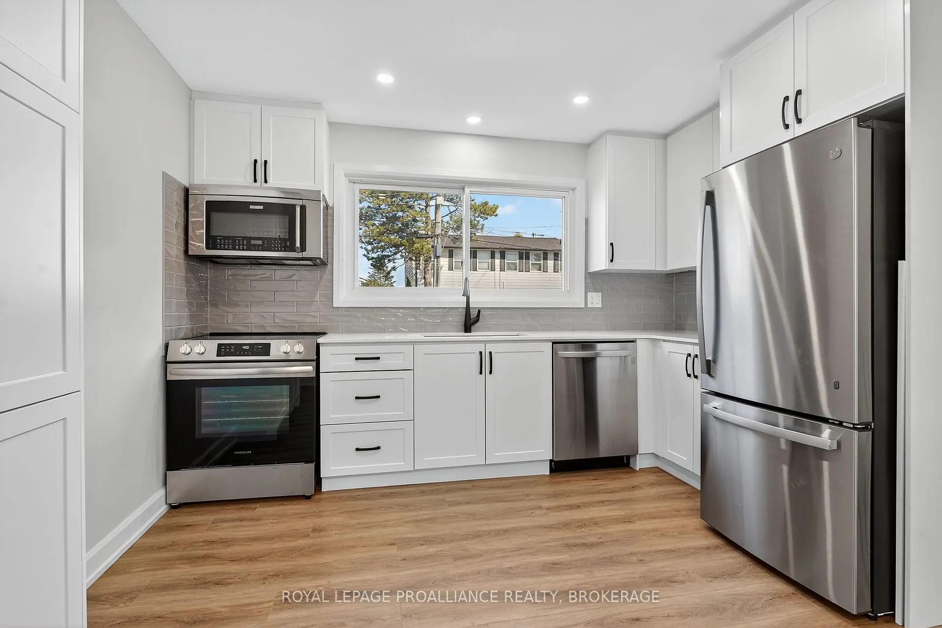 957 Oakview Avenue, #53