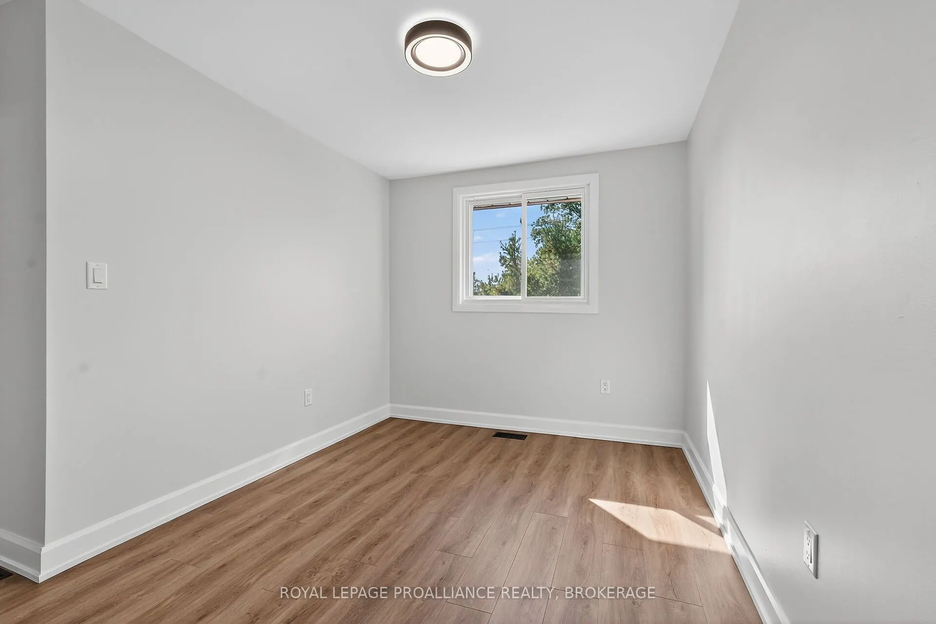 957 Oakview Avenue, #53