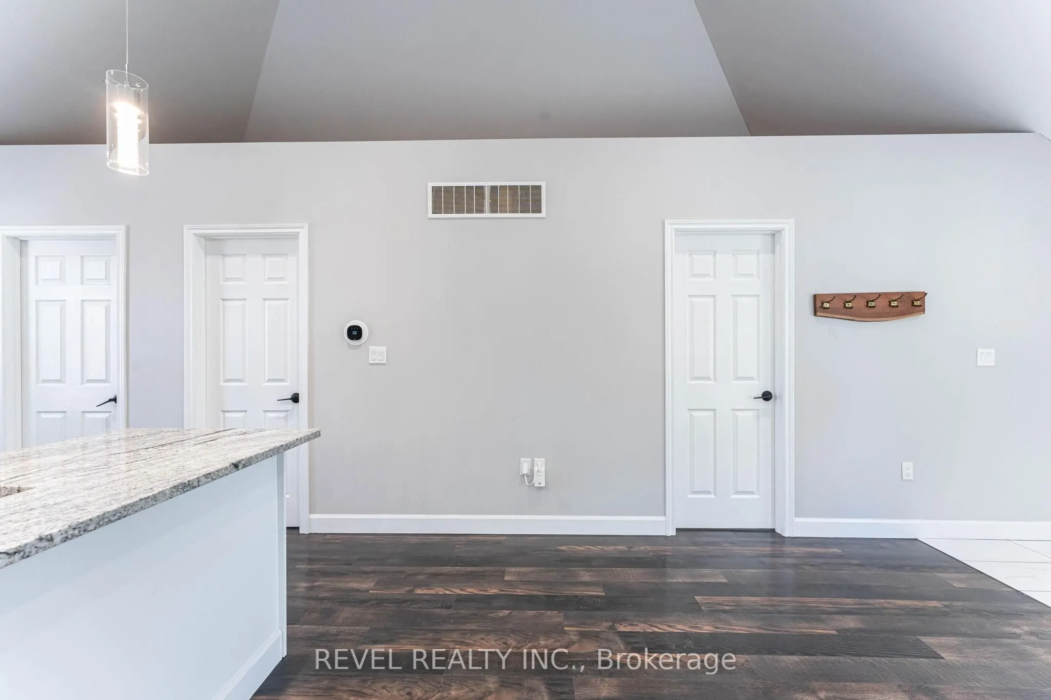 222 Kensington Avenue N