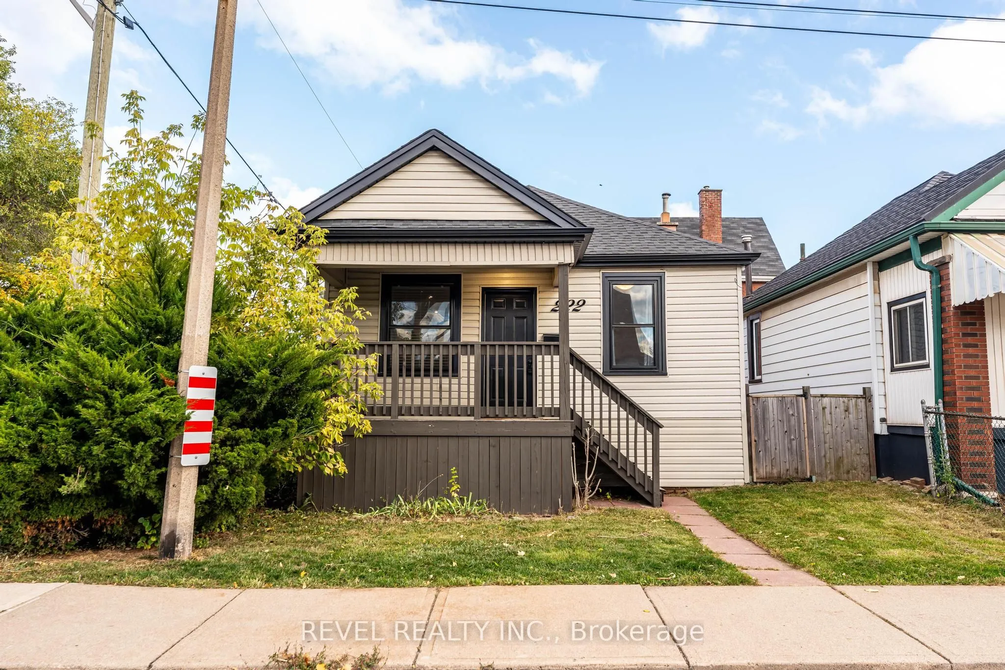 222 Kensington Avenue N