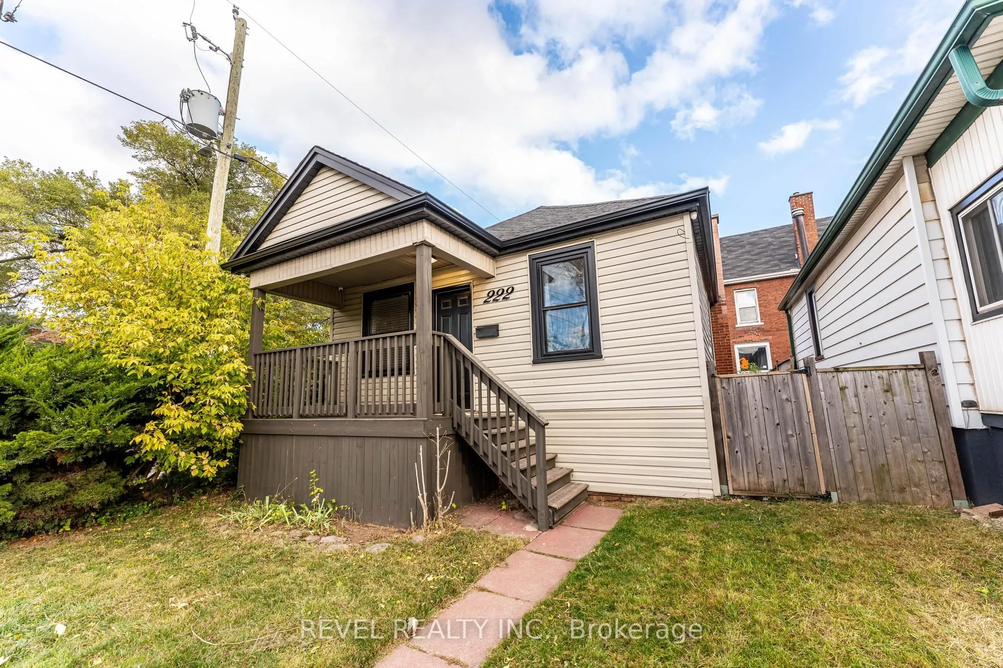 222 Kensington Avenue N