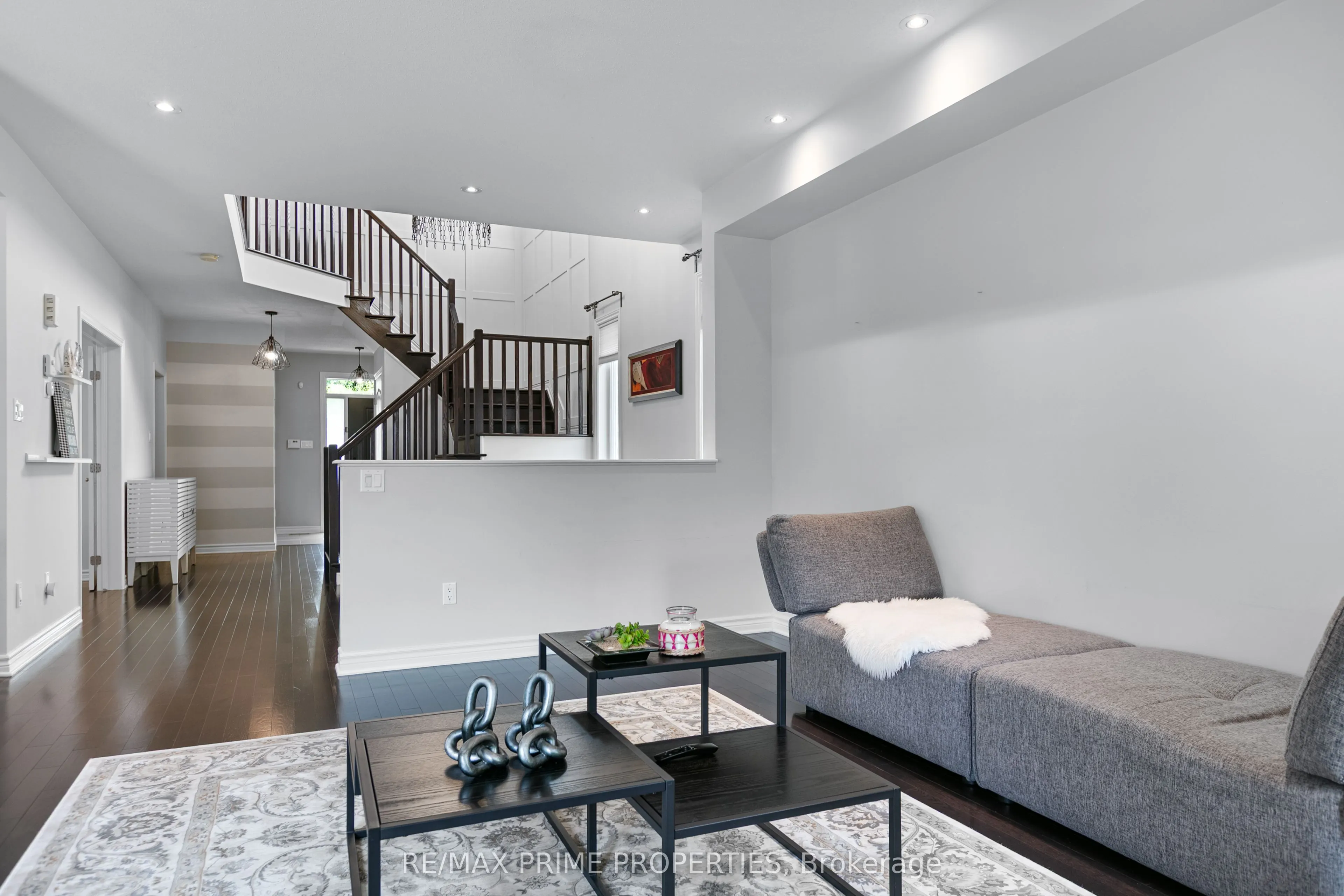 526 Golden Sedge Way