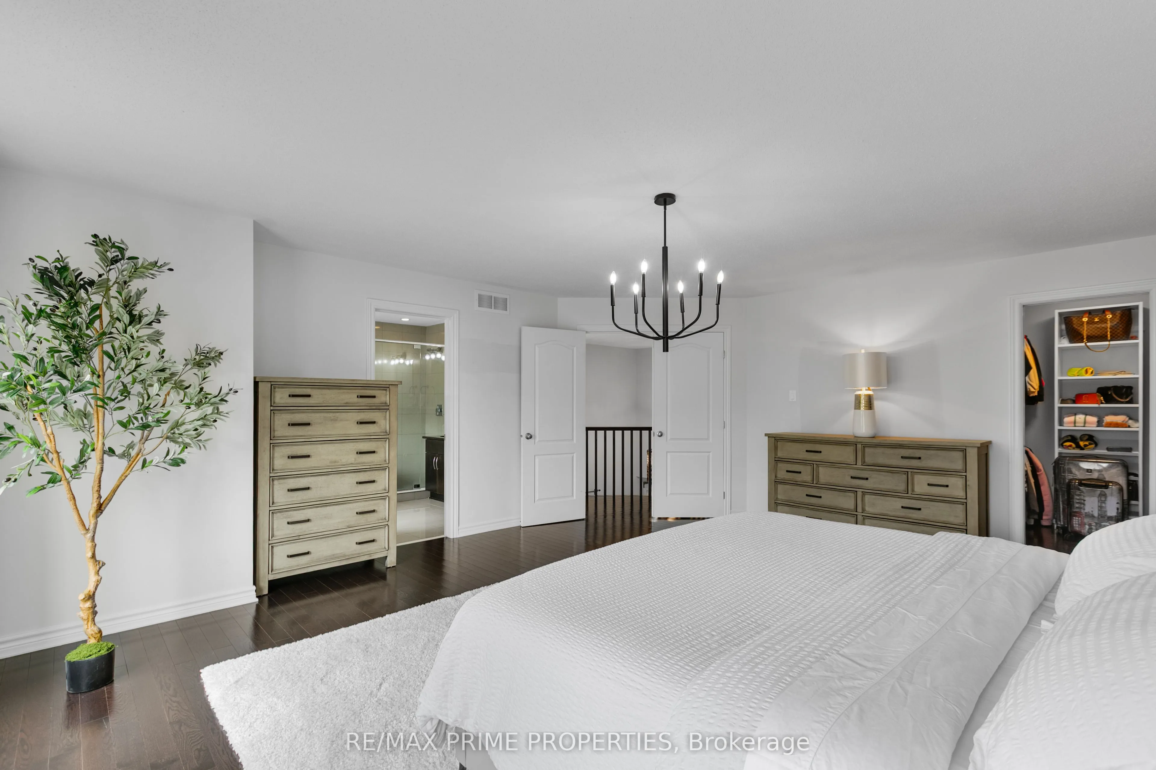 526 Golden Sedge Way