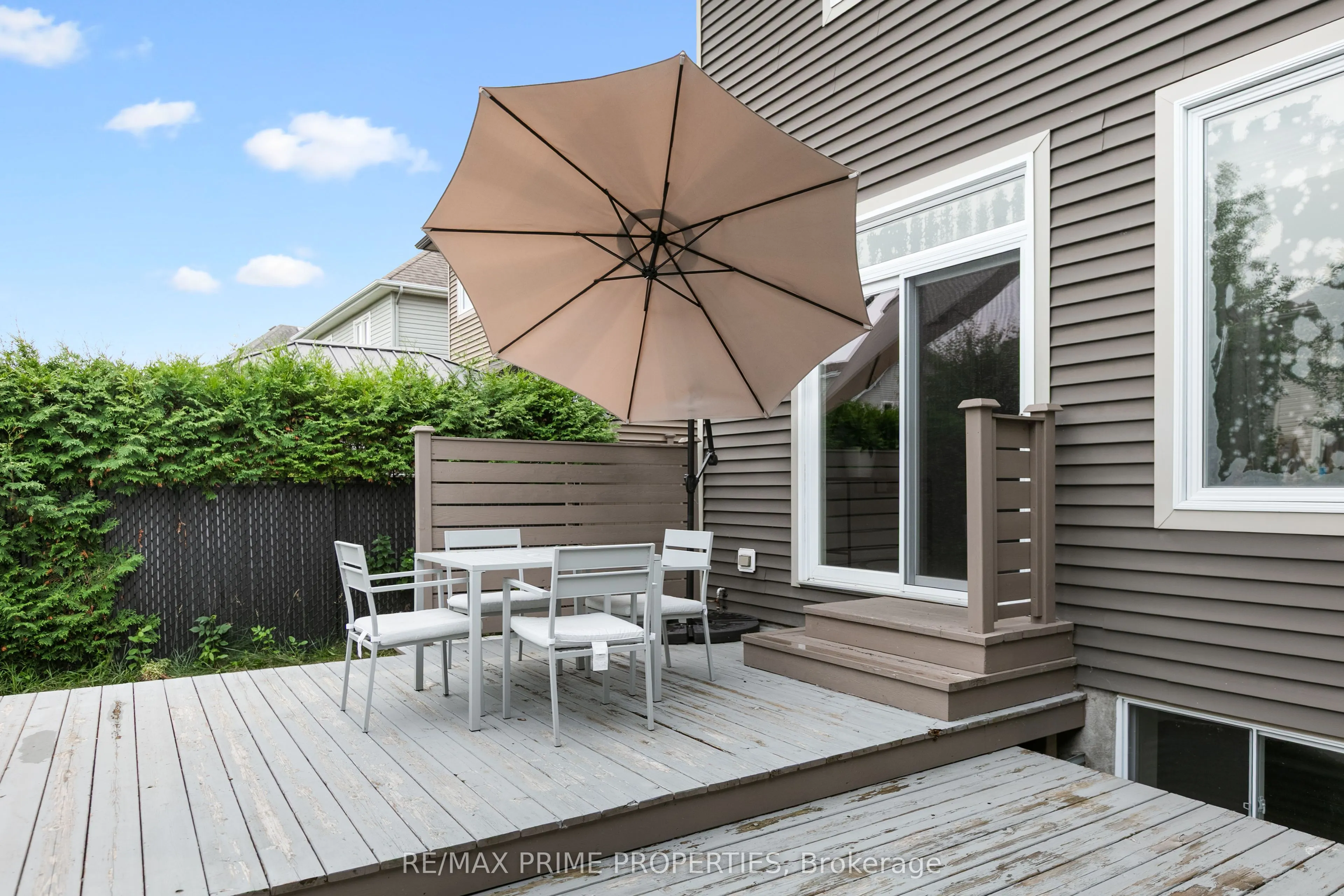 526 Golden Sedge Way