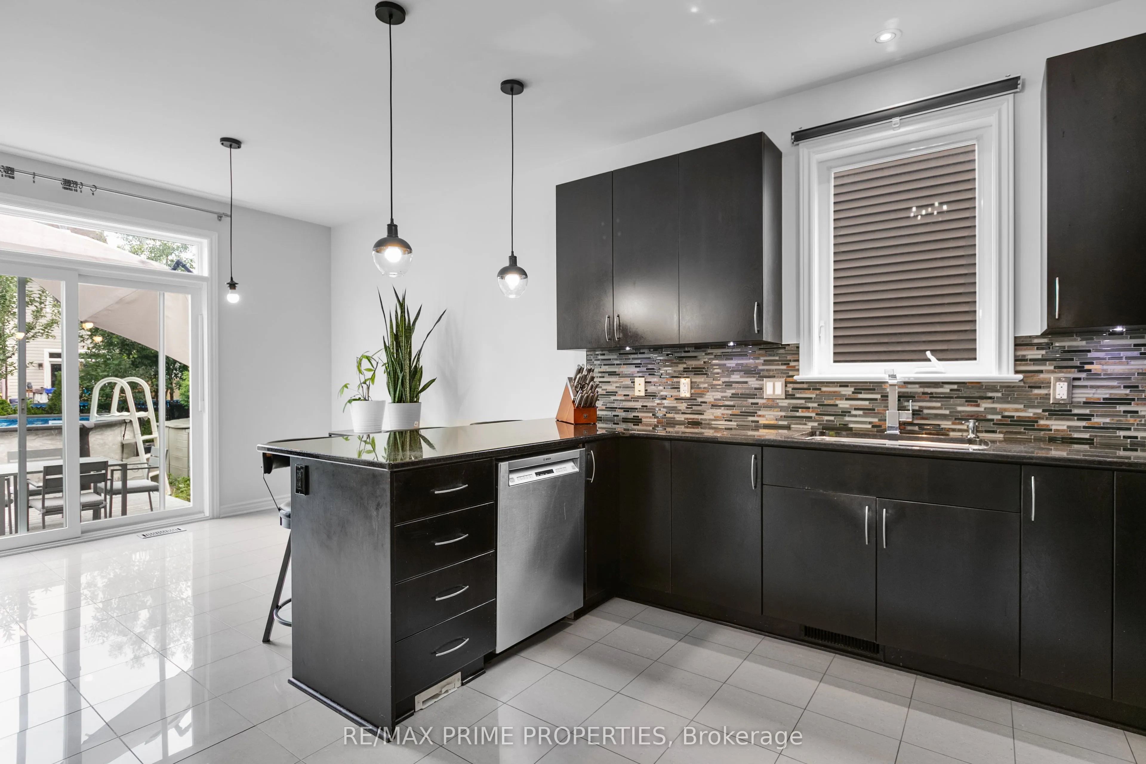 526 Golden Sedge Way