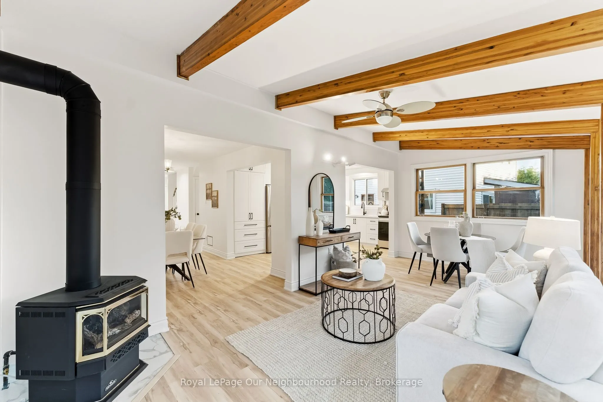 2552 Farmcrest Avenue